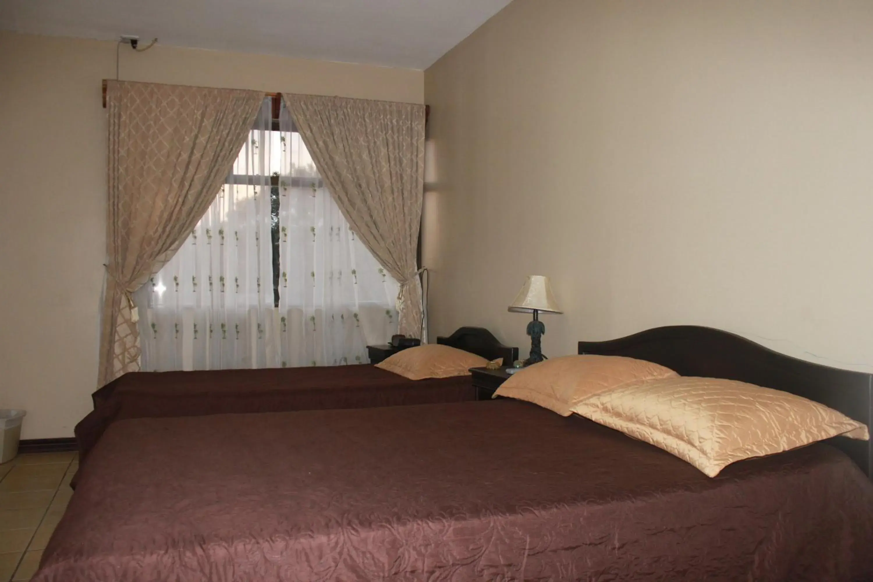 Triple Room with Private Bathroom in Hotel Santa Maria Inn Triple Room with Private Bathroom in Hotel Santa Maria Inn