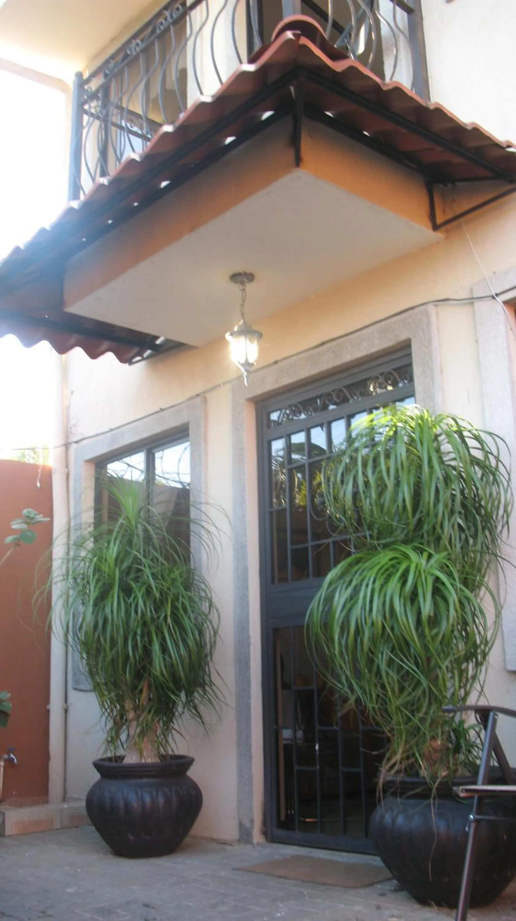 Facade/entrance in Hotel Santa Maria Inn