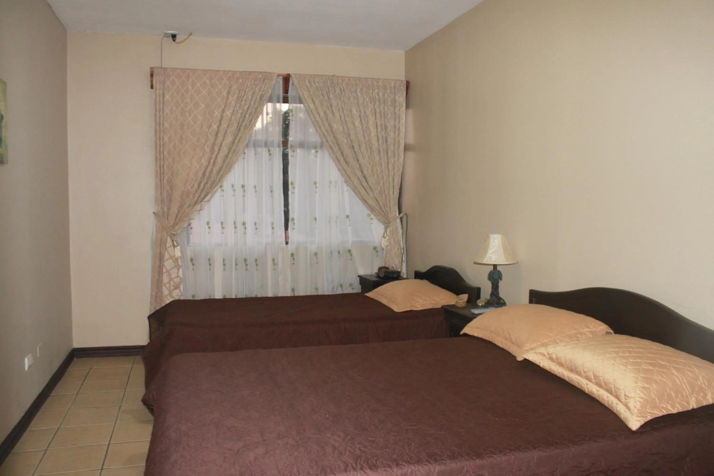 Photo of the whole room, Bed in Hotel Santa Maria Inn