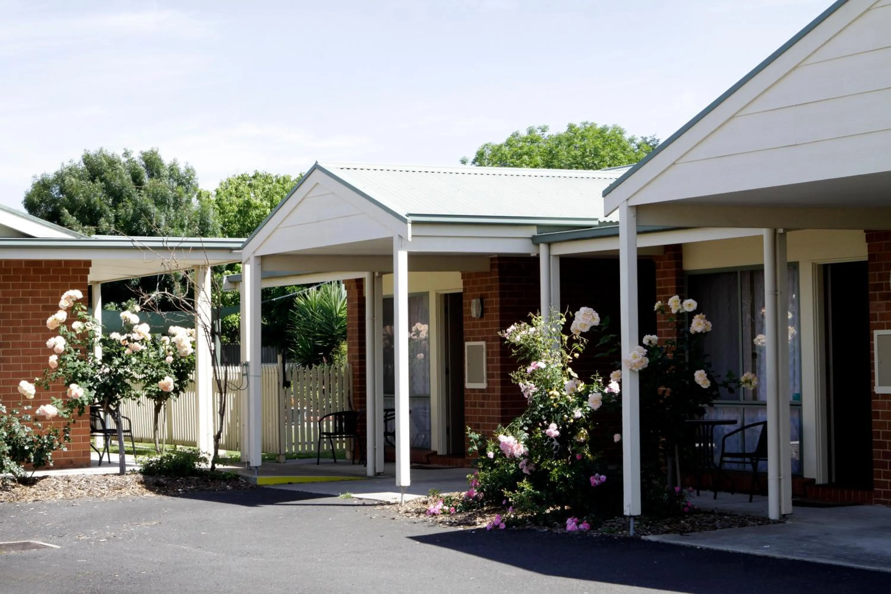 Property building in Rose Garden Motel