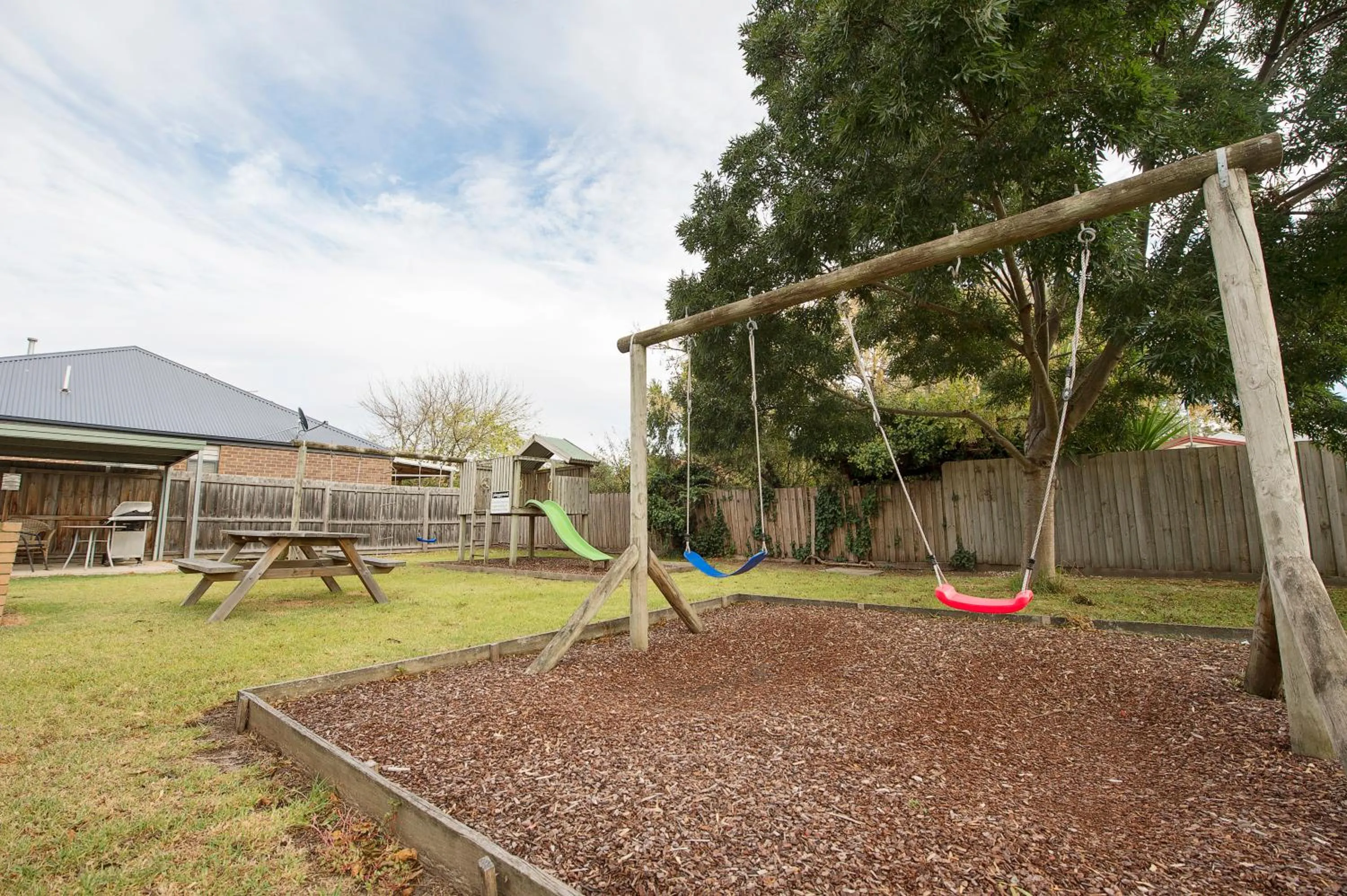 Children play ground in Rose Garden Motel