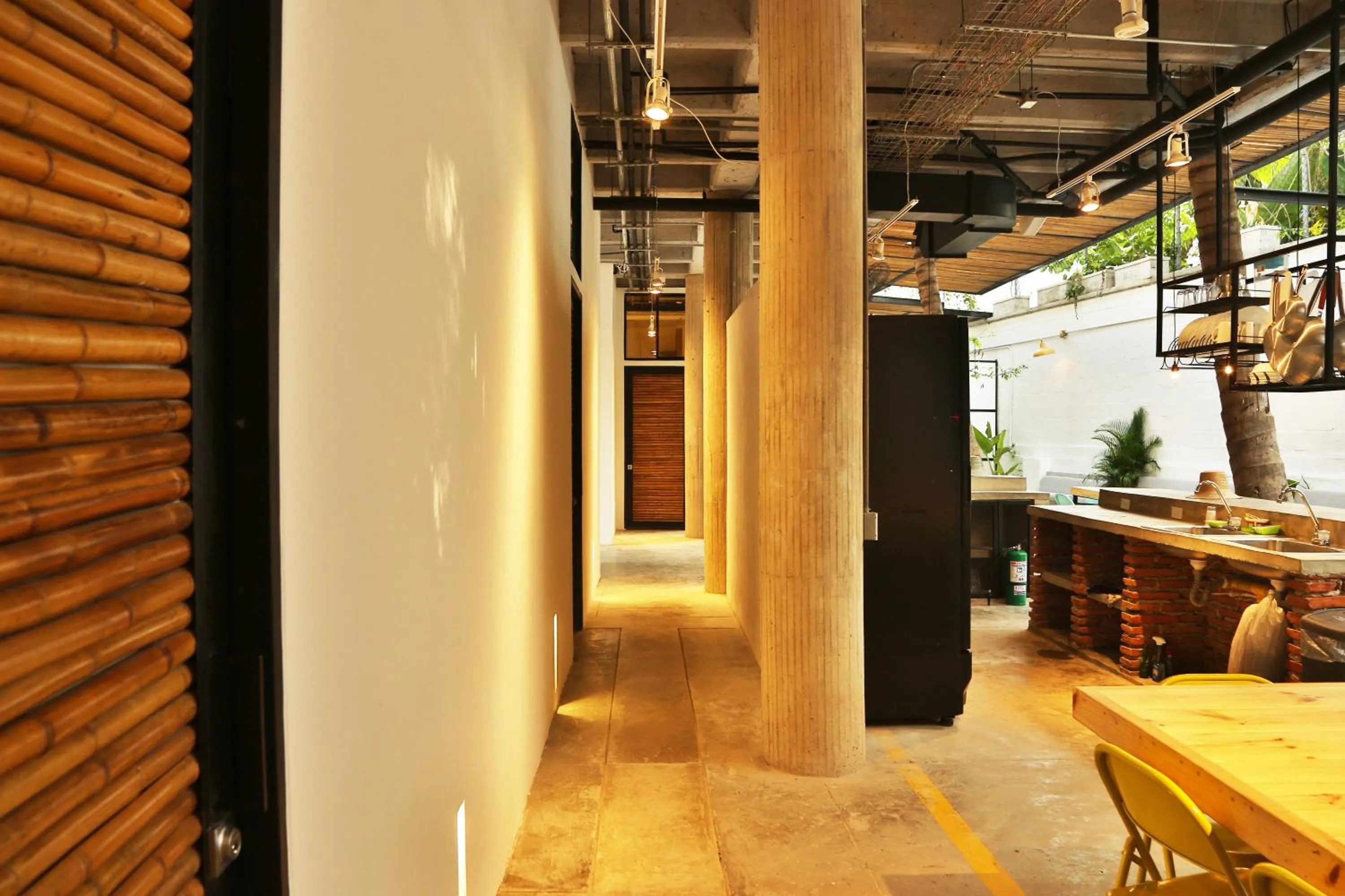 Communal kitchen in Santuario Getsemani Hostel