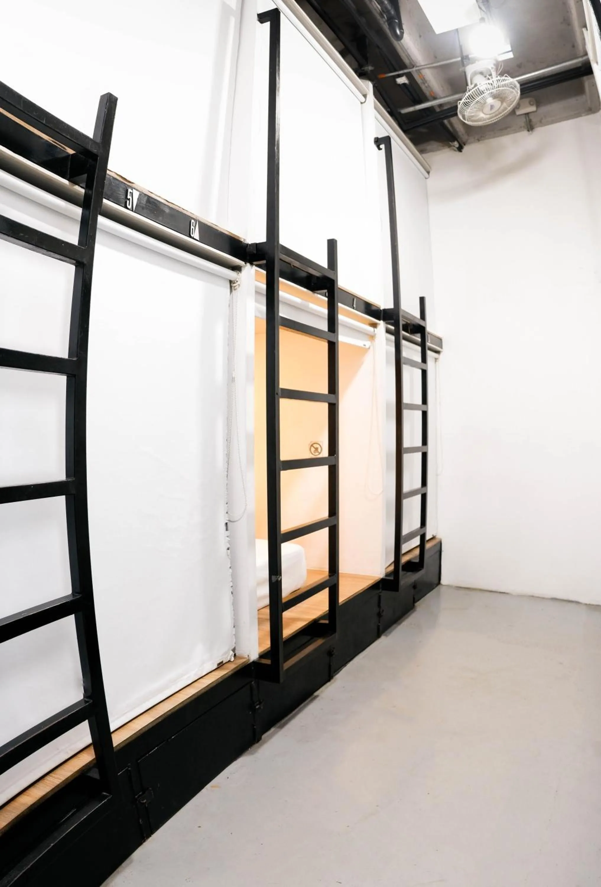 bunk bed in Santuario Getsemani Hostel