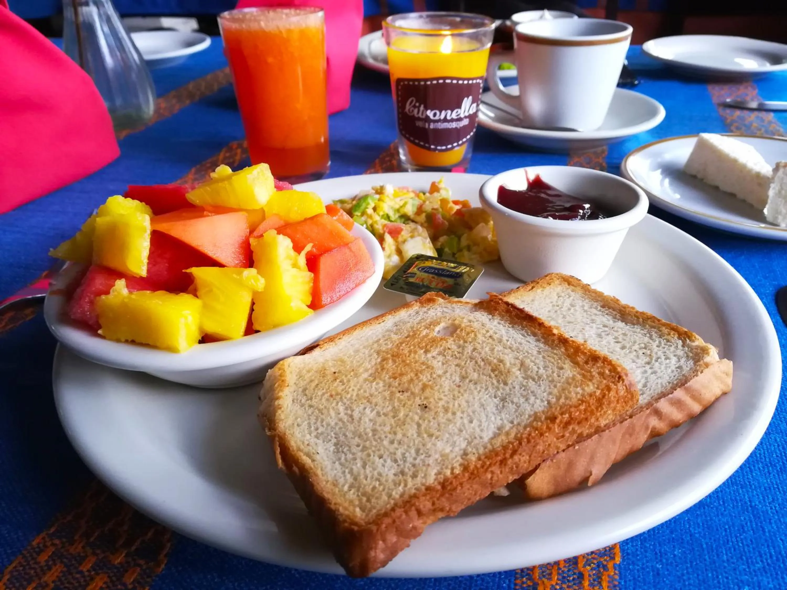 Breakfast in La Posada de Suchitlan