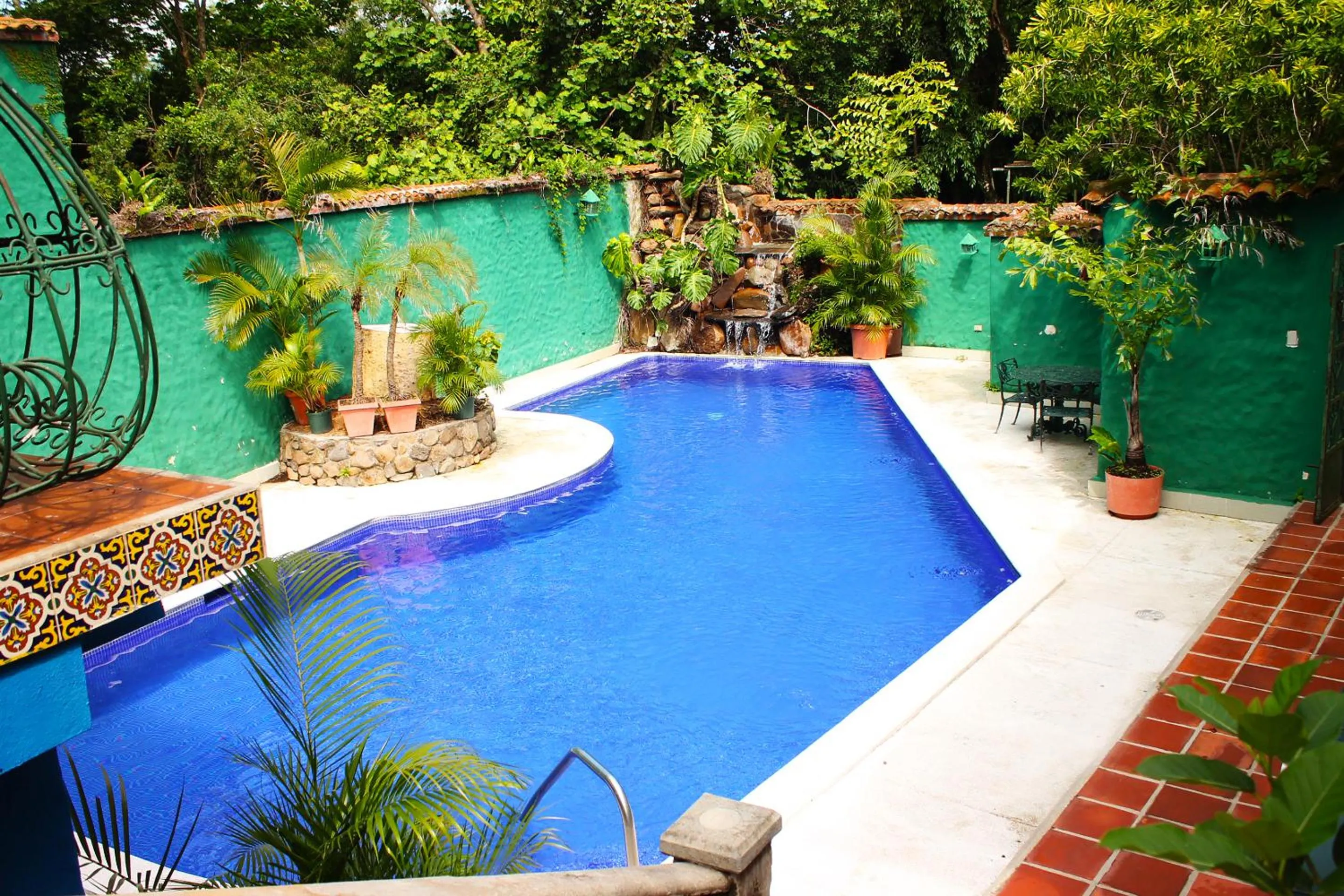 Swimming pool in La Posada de Suchitlan
