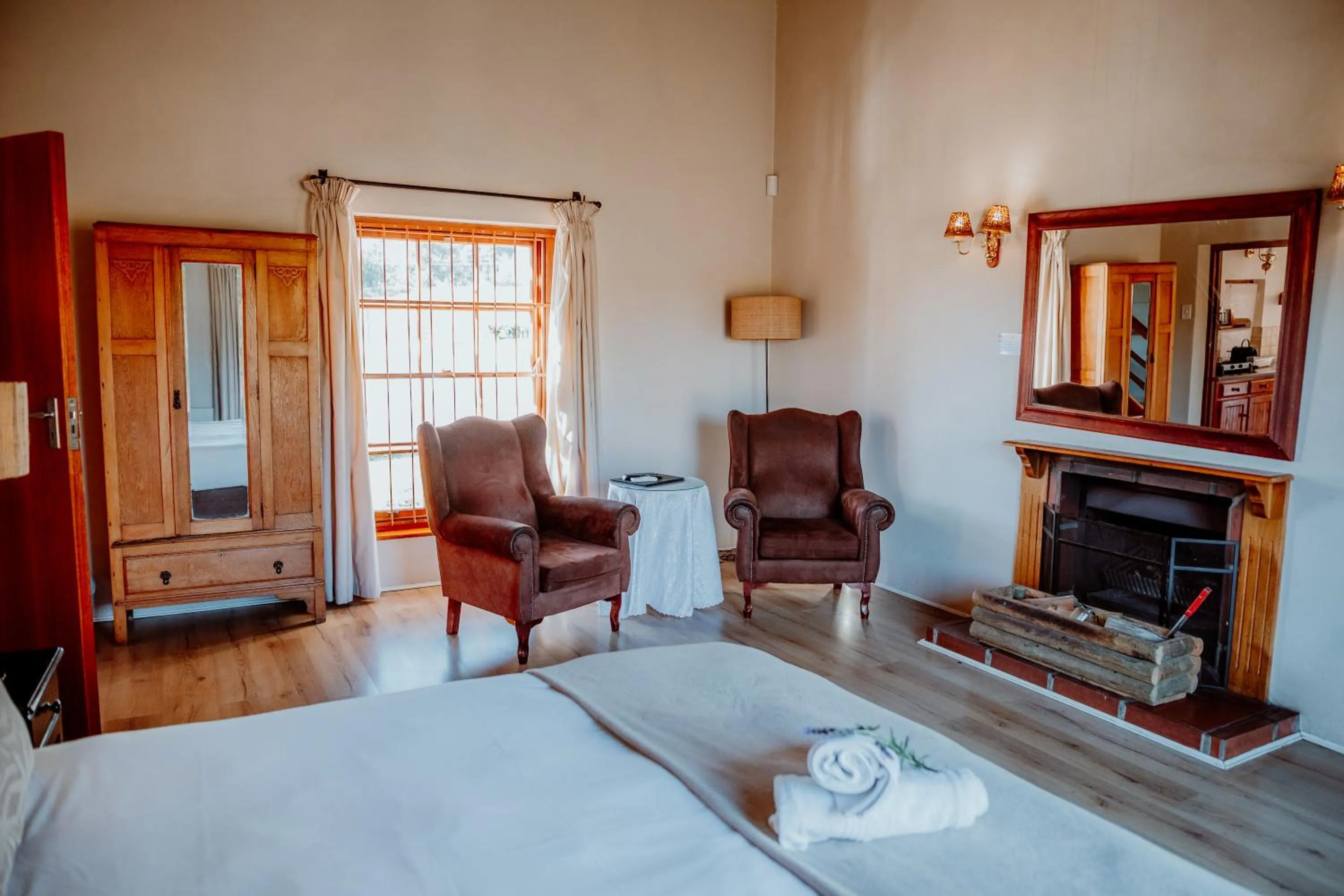 Photo of the whole room, Bed in Manley Wine Estate