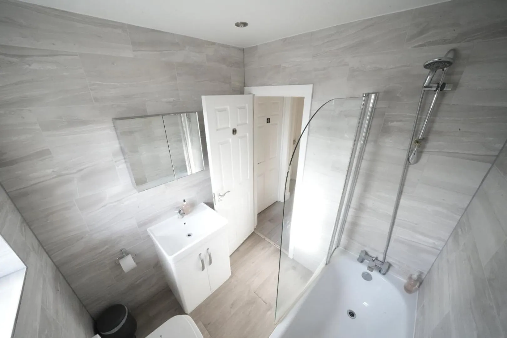 Shower in The Close Airport