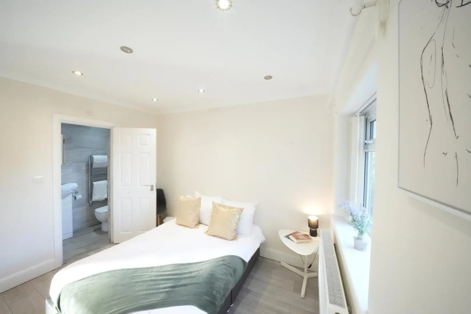 Bed in The Close Airport