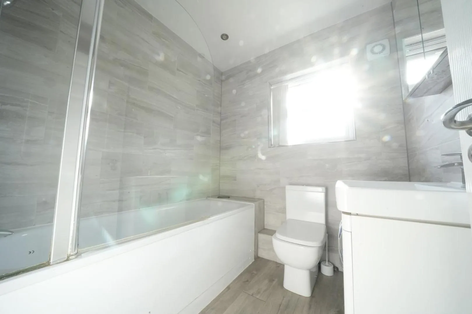 Shower in The Close Airport