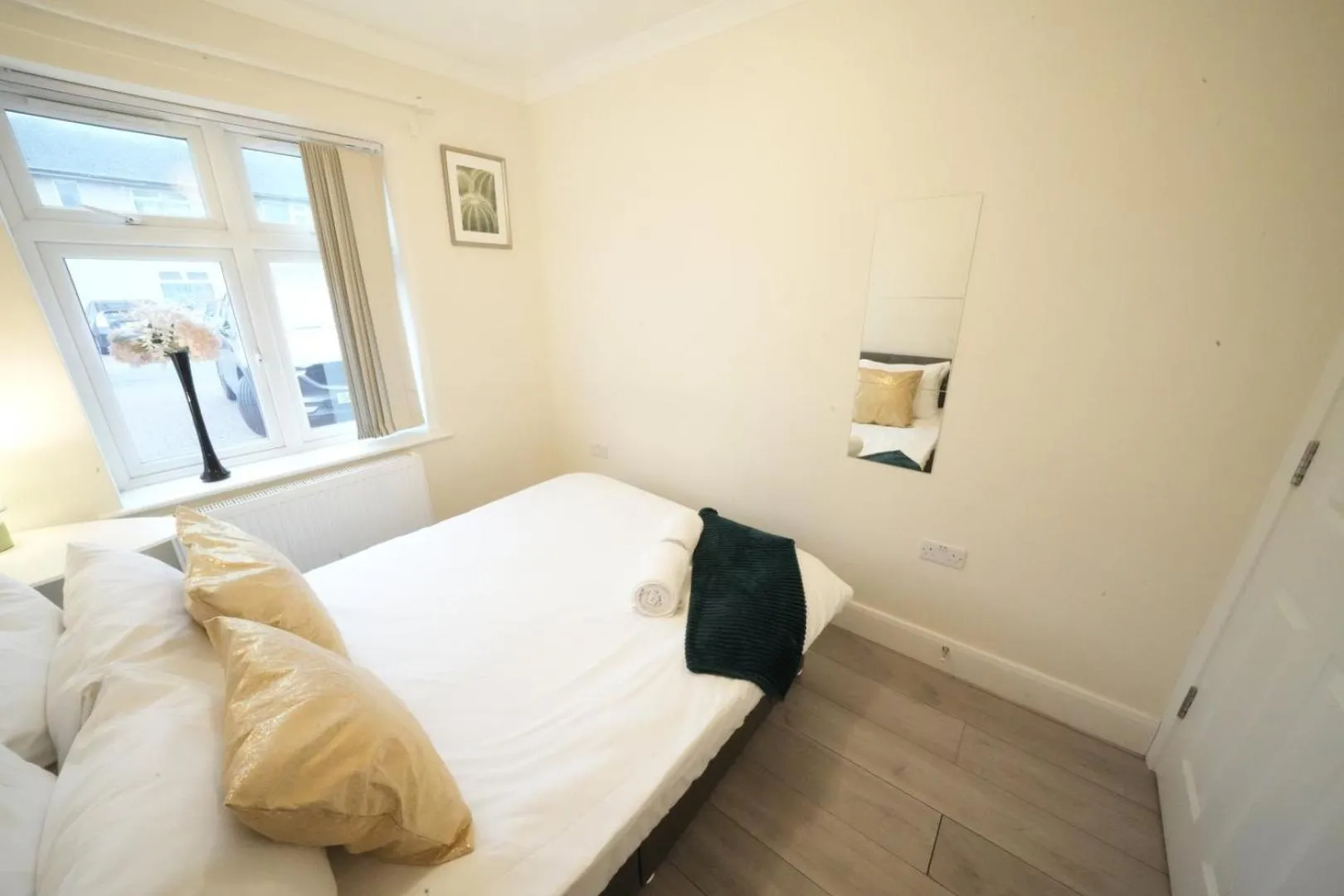 Bed in The Close Airport