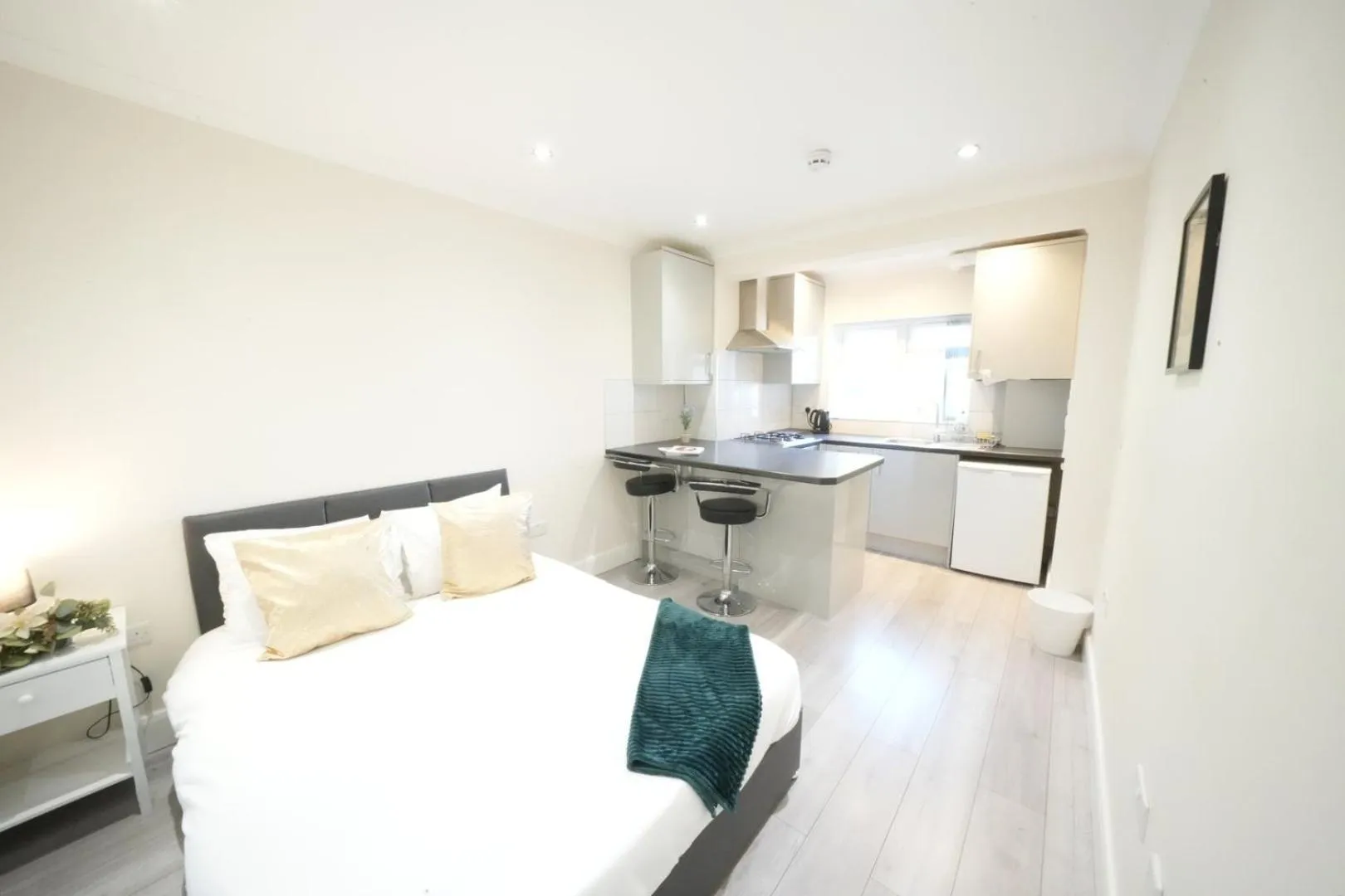 Bed in The Close Airport