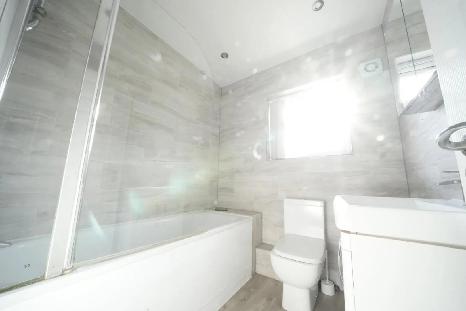 Shower in The Close Airport