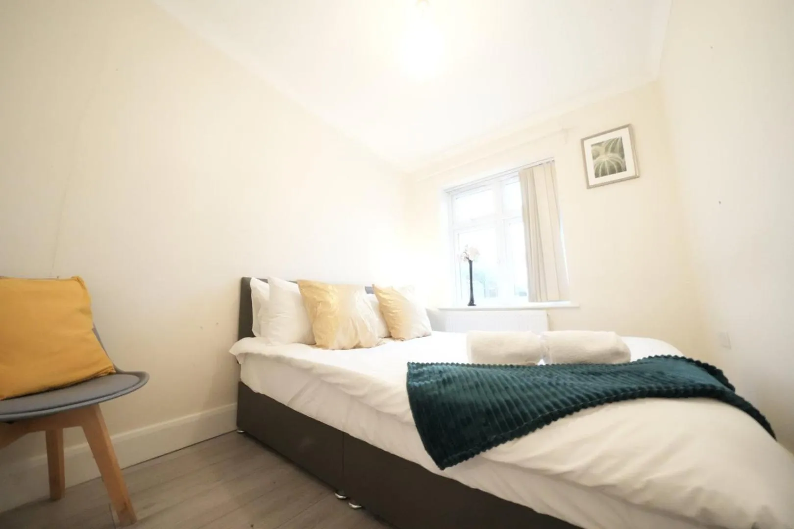 Bed in The Close Airport