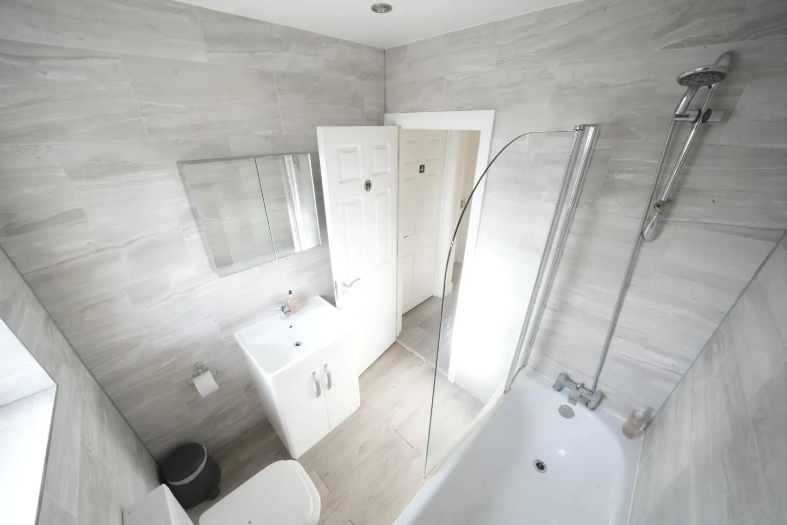 Shower in The Close Airport