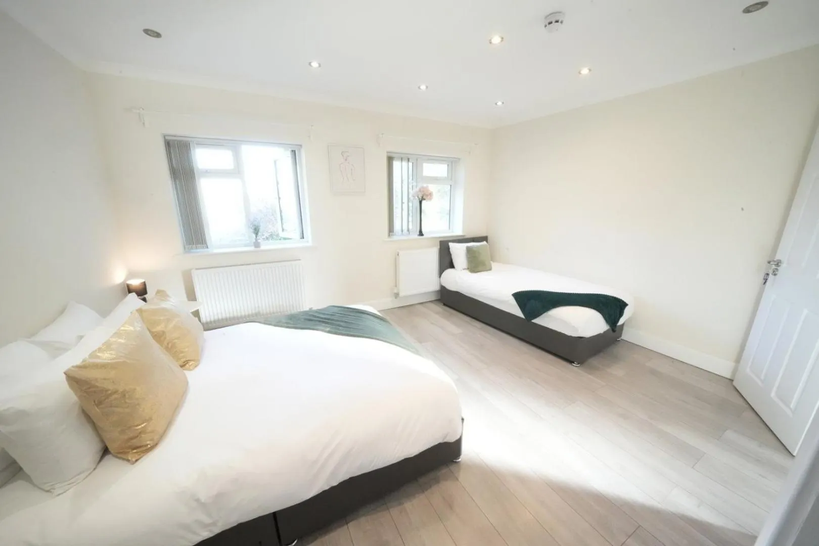 Bed in The Close Airport