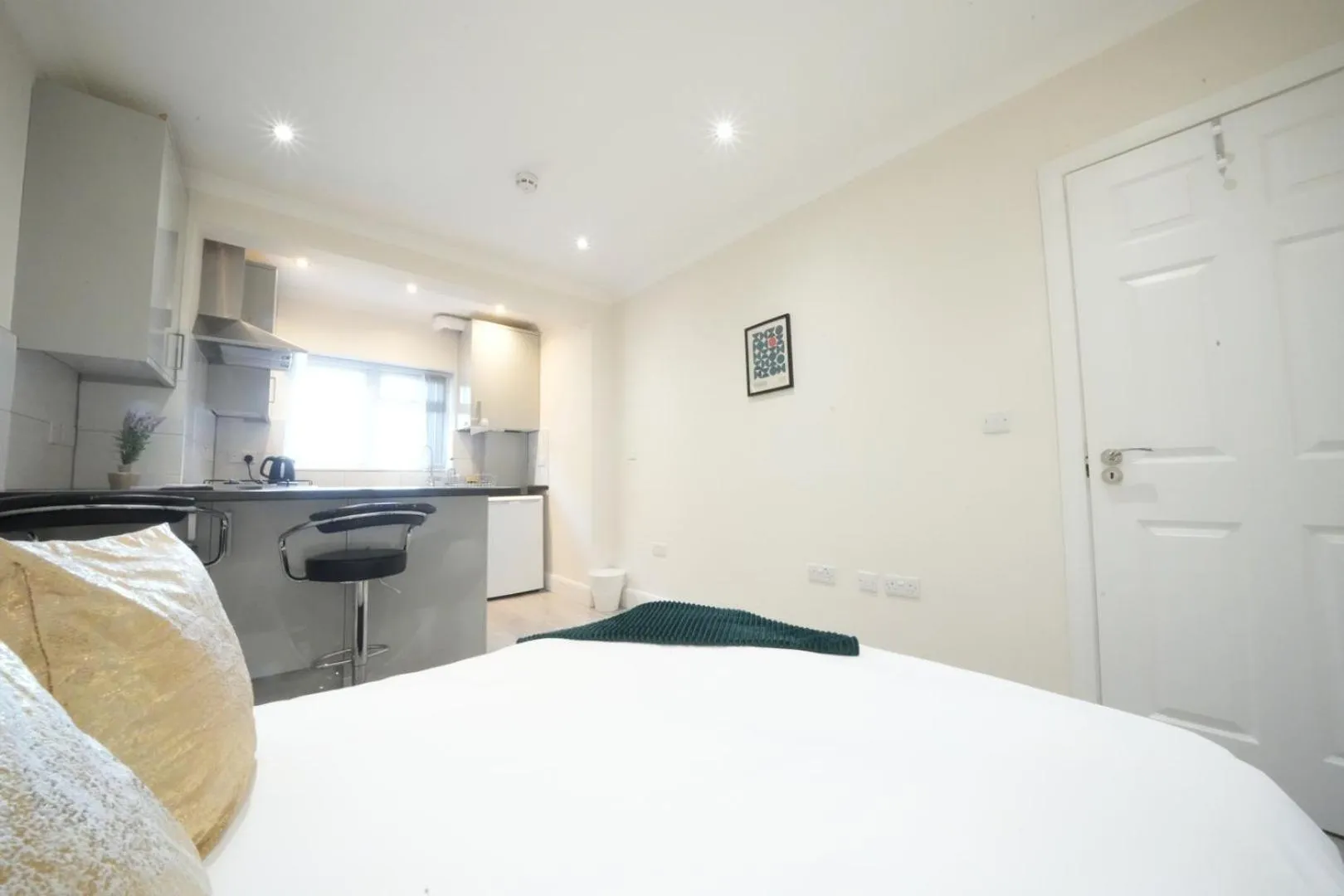 Bed in The Close Airport