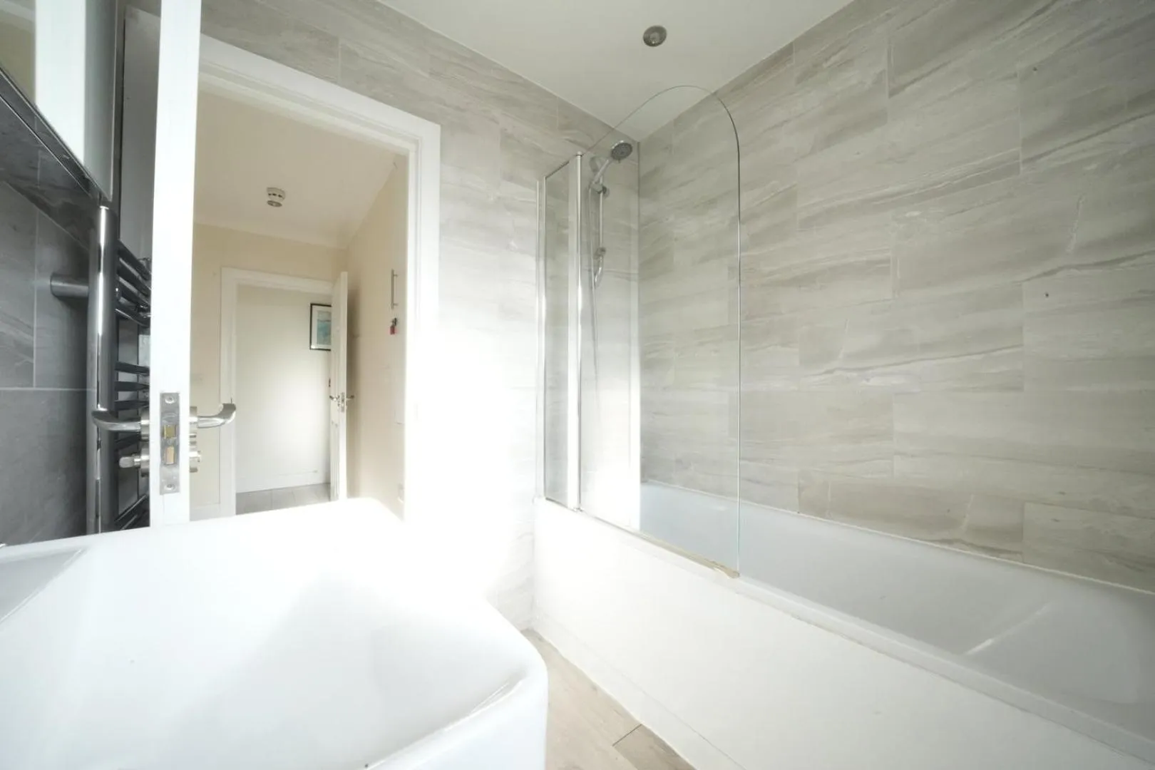 Shower in The Close Airport