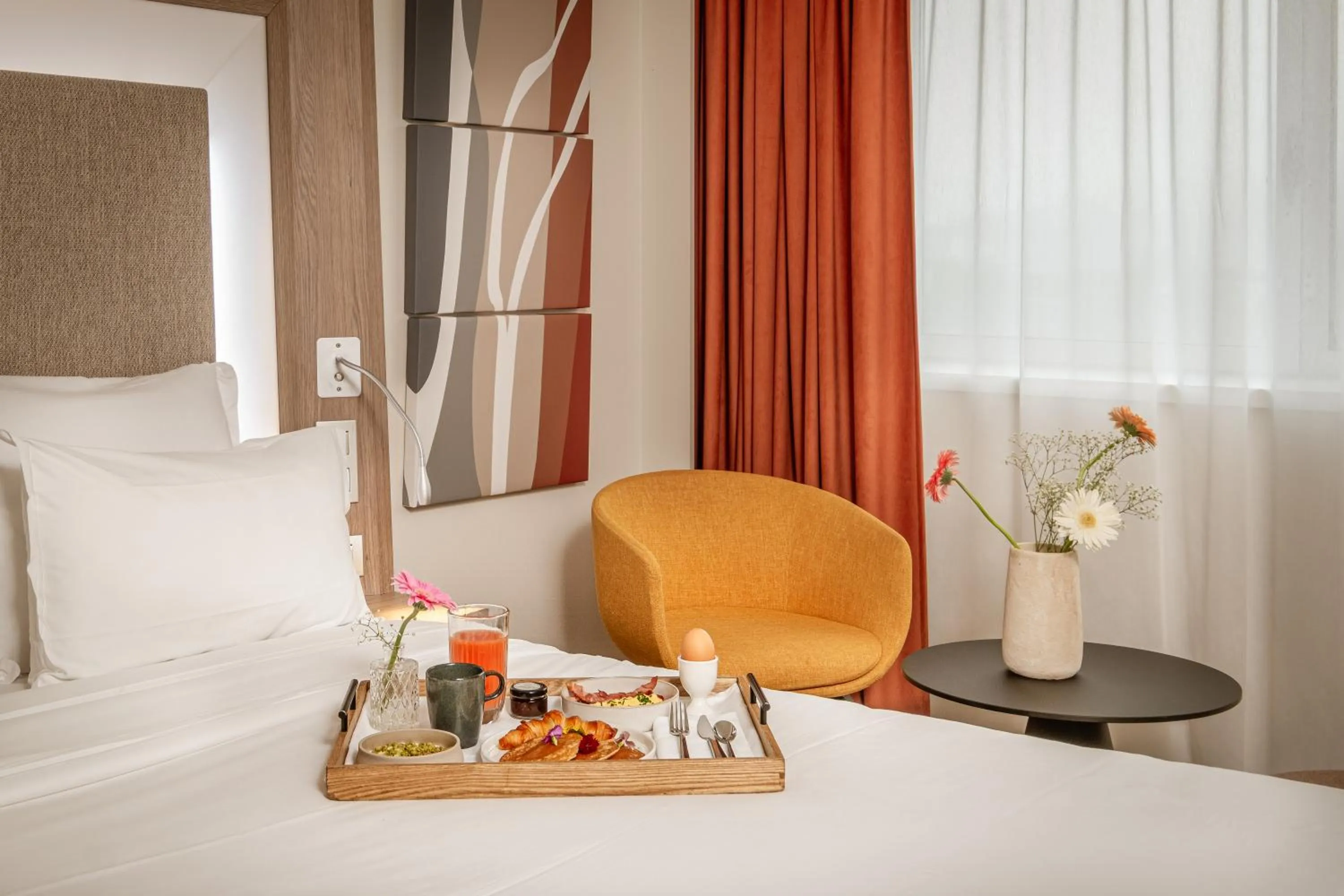 Bedroom, Bed in Novotel Lyon Centre-Confluence Bord de Saone