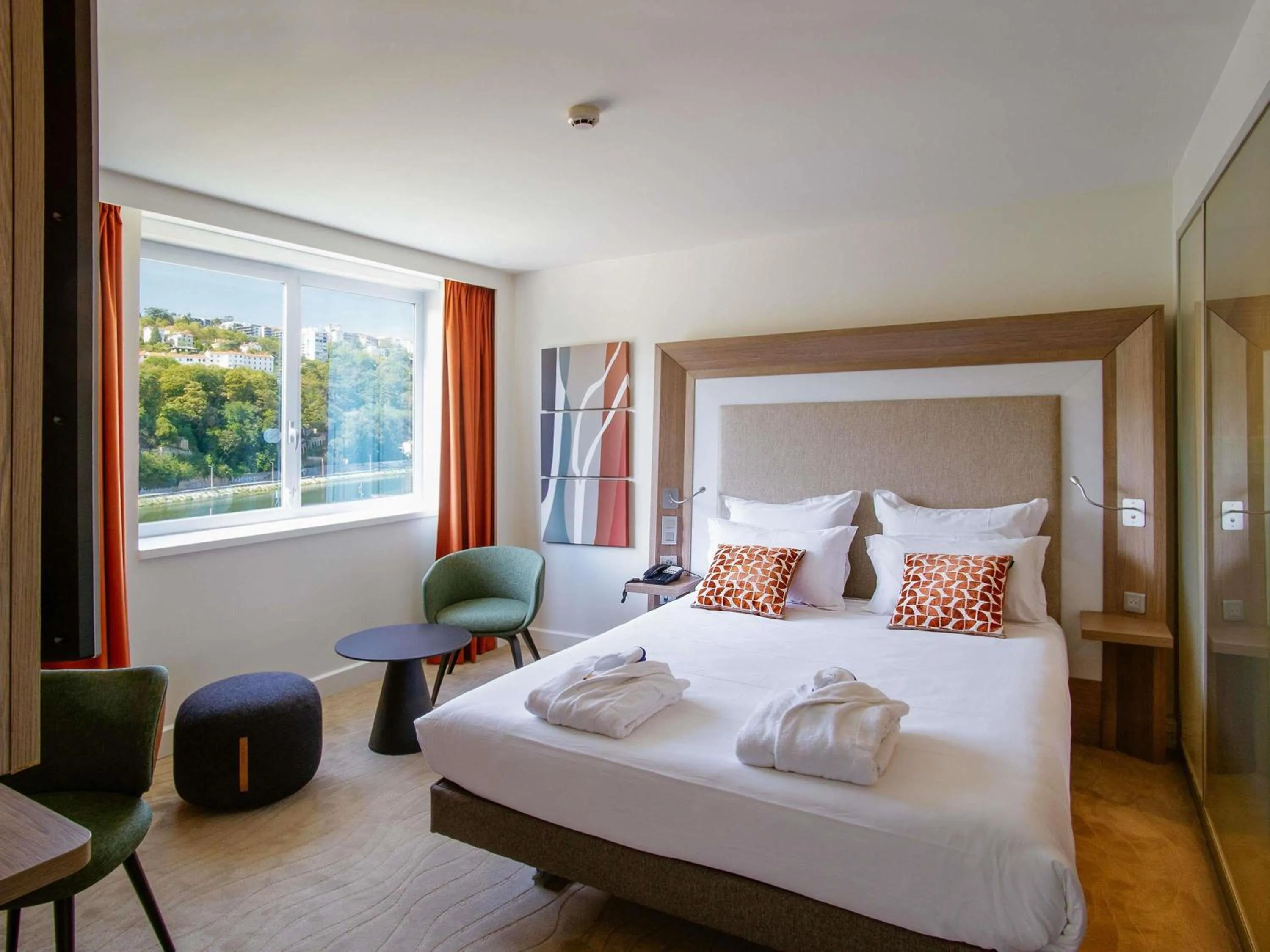 Bedroom, Bed in Novotel Lyon Centre-Confluence Bord de Saone