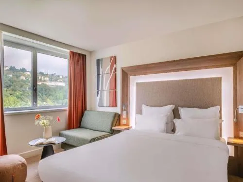 Novotel Lyon Centre-Confluence Bord de Saone