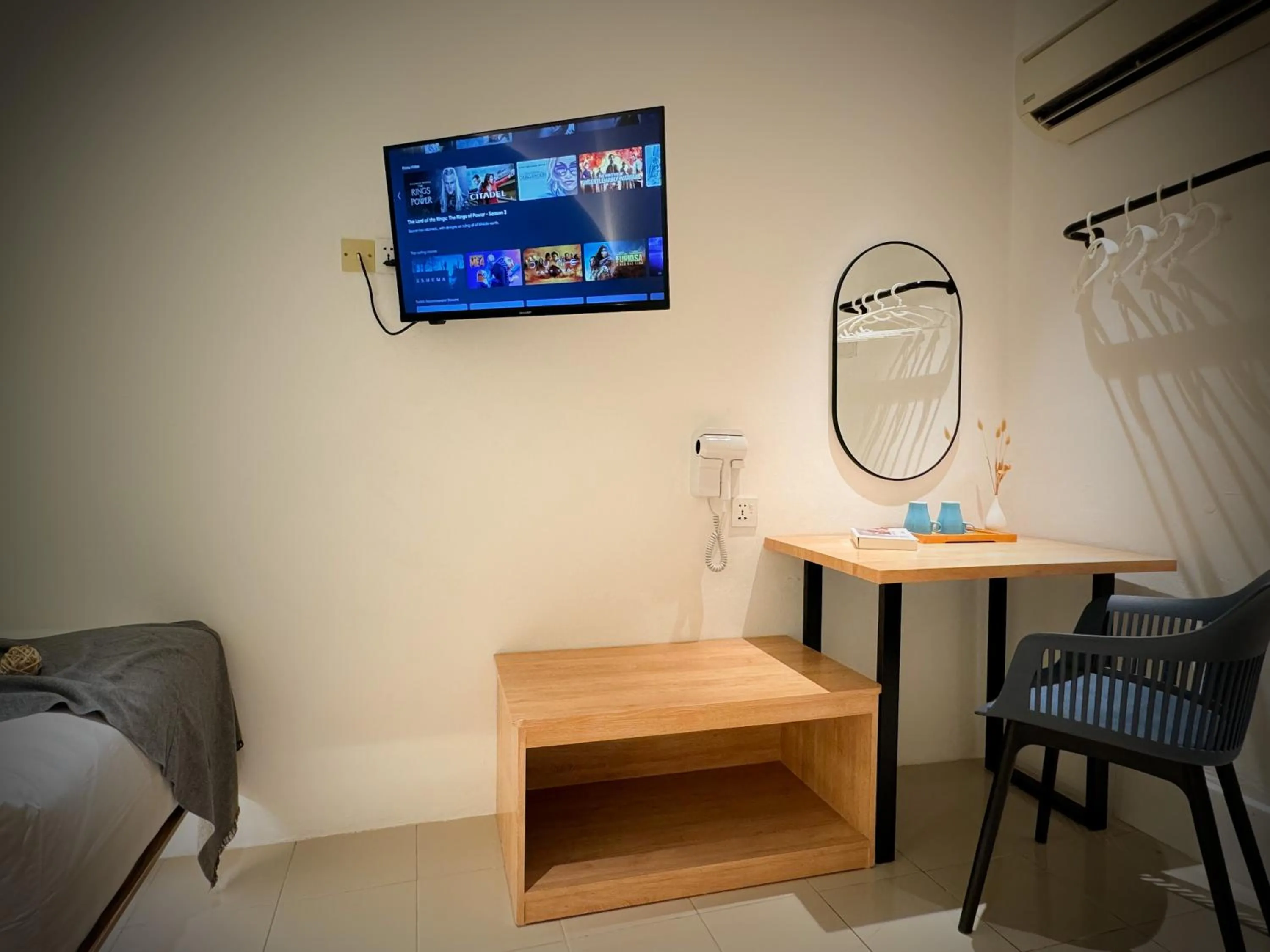 TV and multimedia in Apple 1 Hotel Queensbay