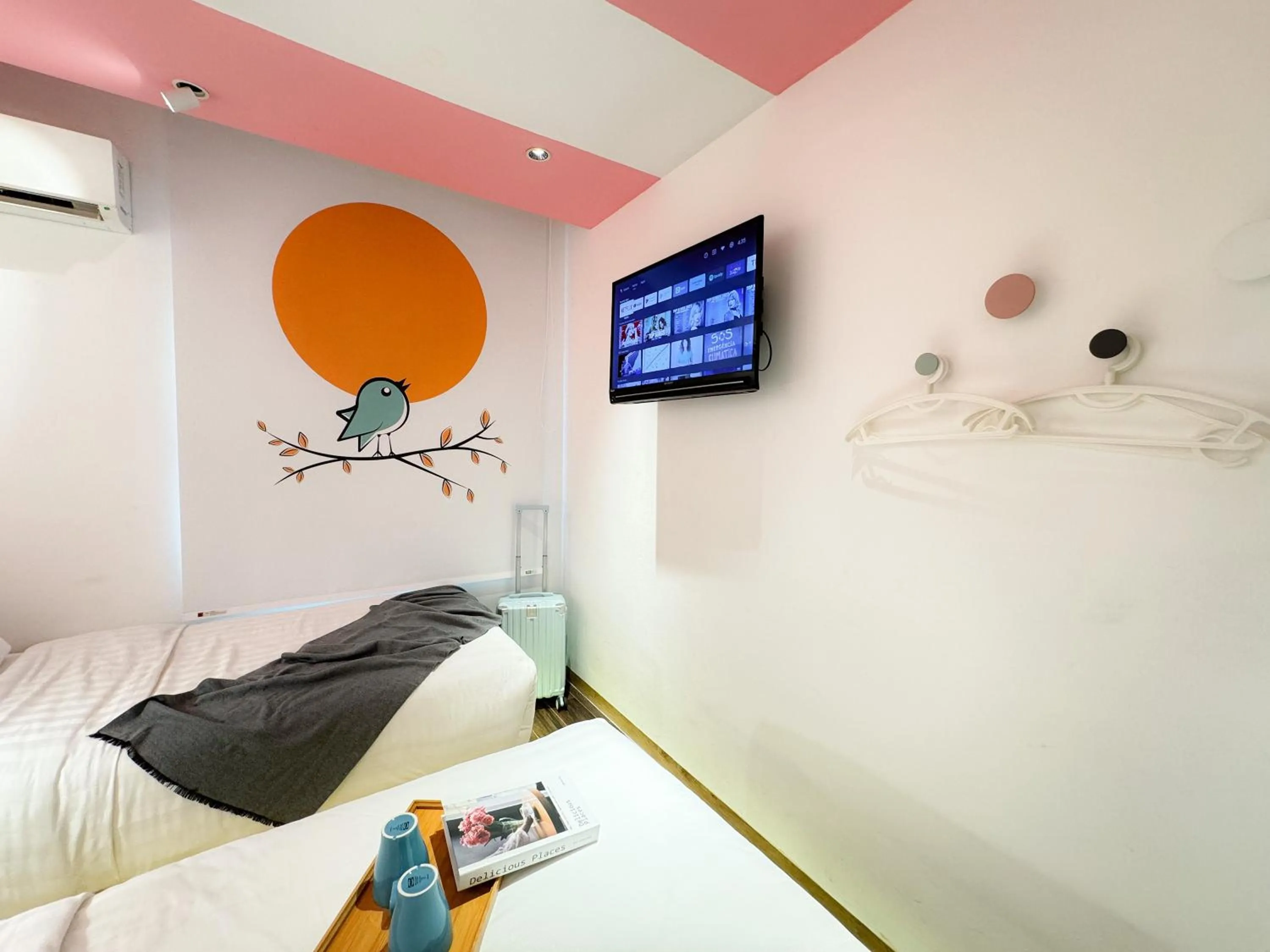 TV and multimedia, Bed in Apple 1 Hotel Queensbay