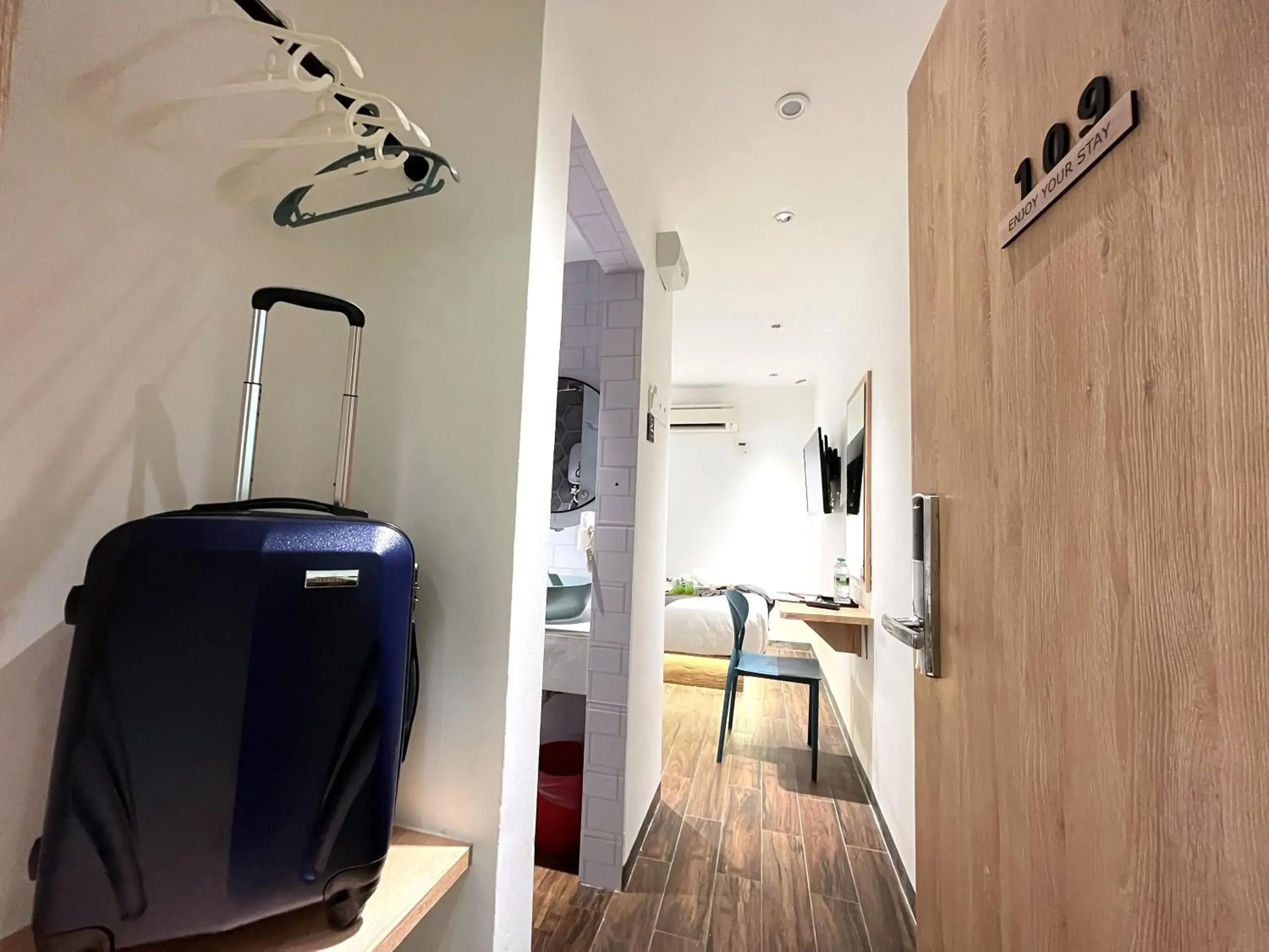 Modern Queen Room in Apple 1 Hotel Queensbay Modern Queen Room in Apple 1 Hotel Queensbay