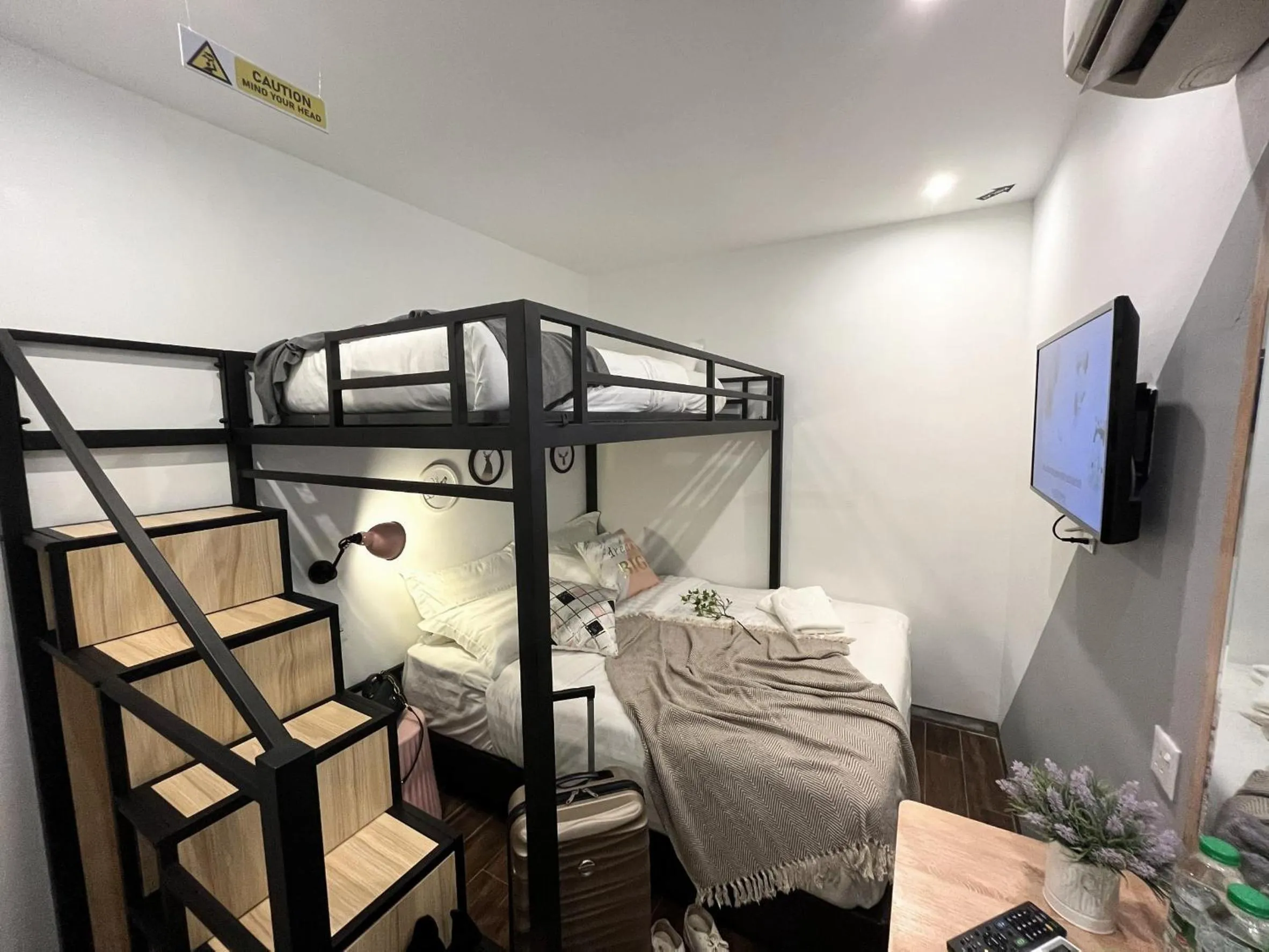 bunk bed, Bed in Apple 1 Hotel Queensbay