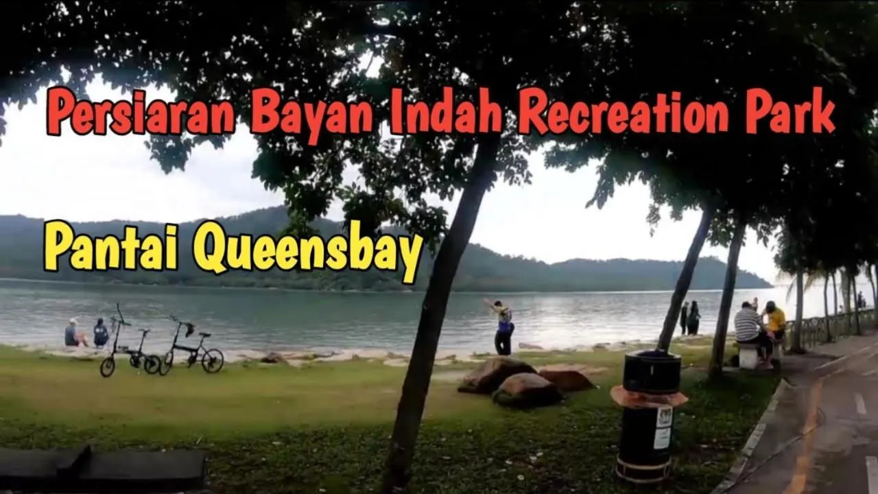 Beach in Apple 1 Hotel Queensbay