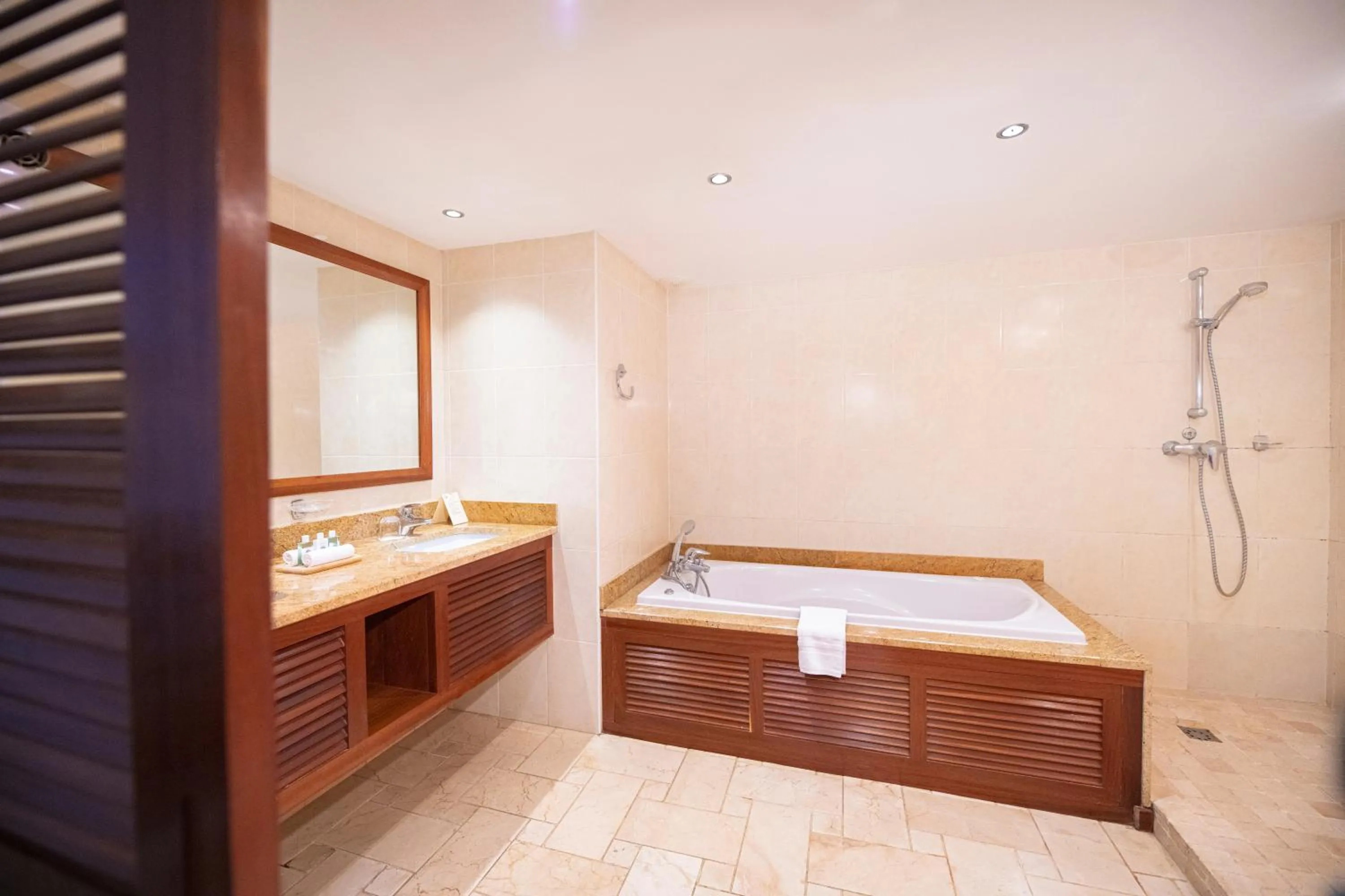 Shower in Le Saint Alexis **** Hotel & Spa