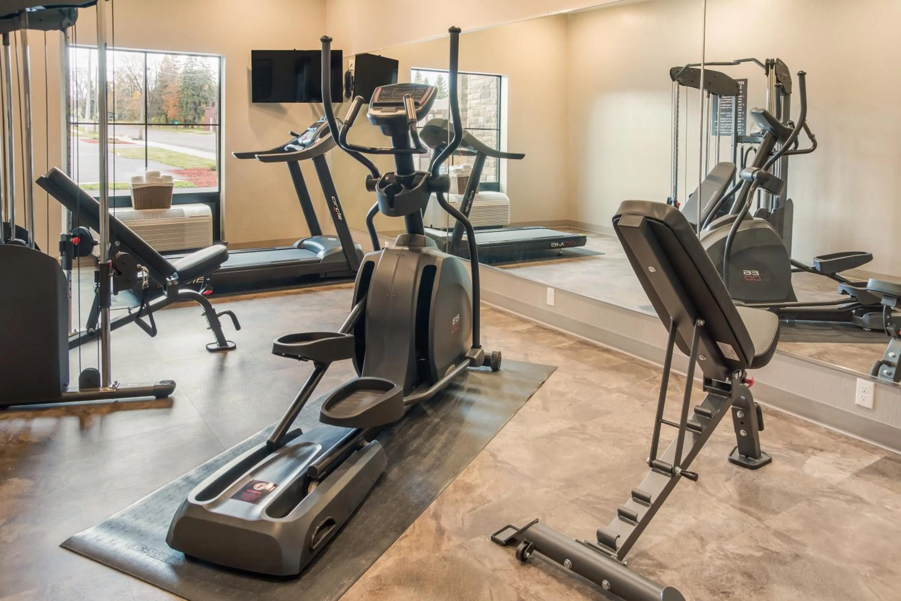 Fitness centre/facilities in Cobblestone Inn and Suites - Ashland