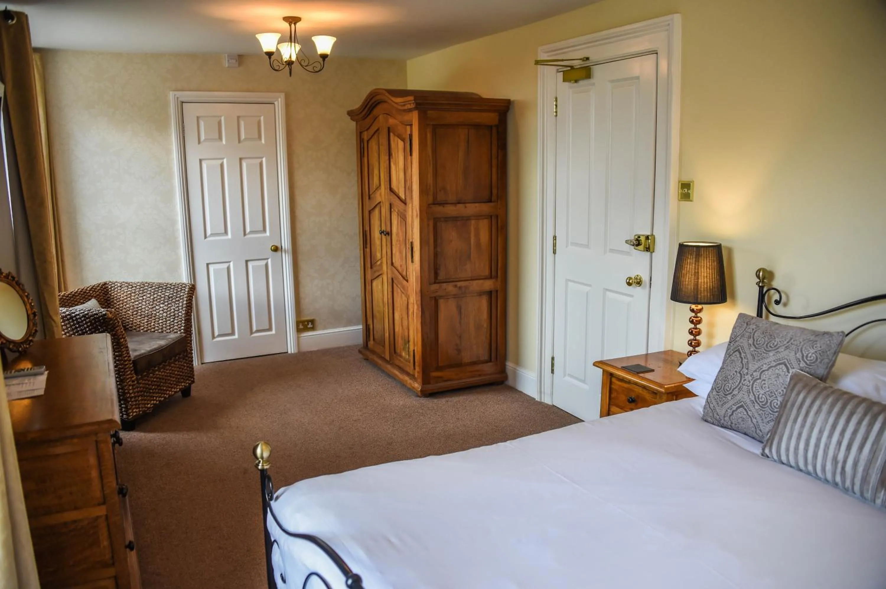 Photo of the whole room, Bed in Lydford House