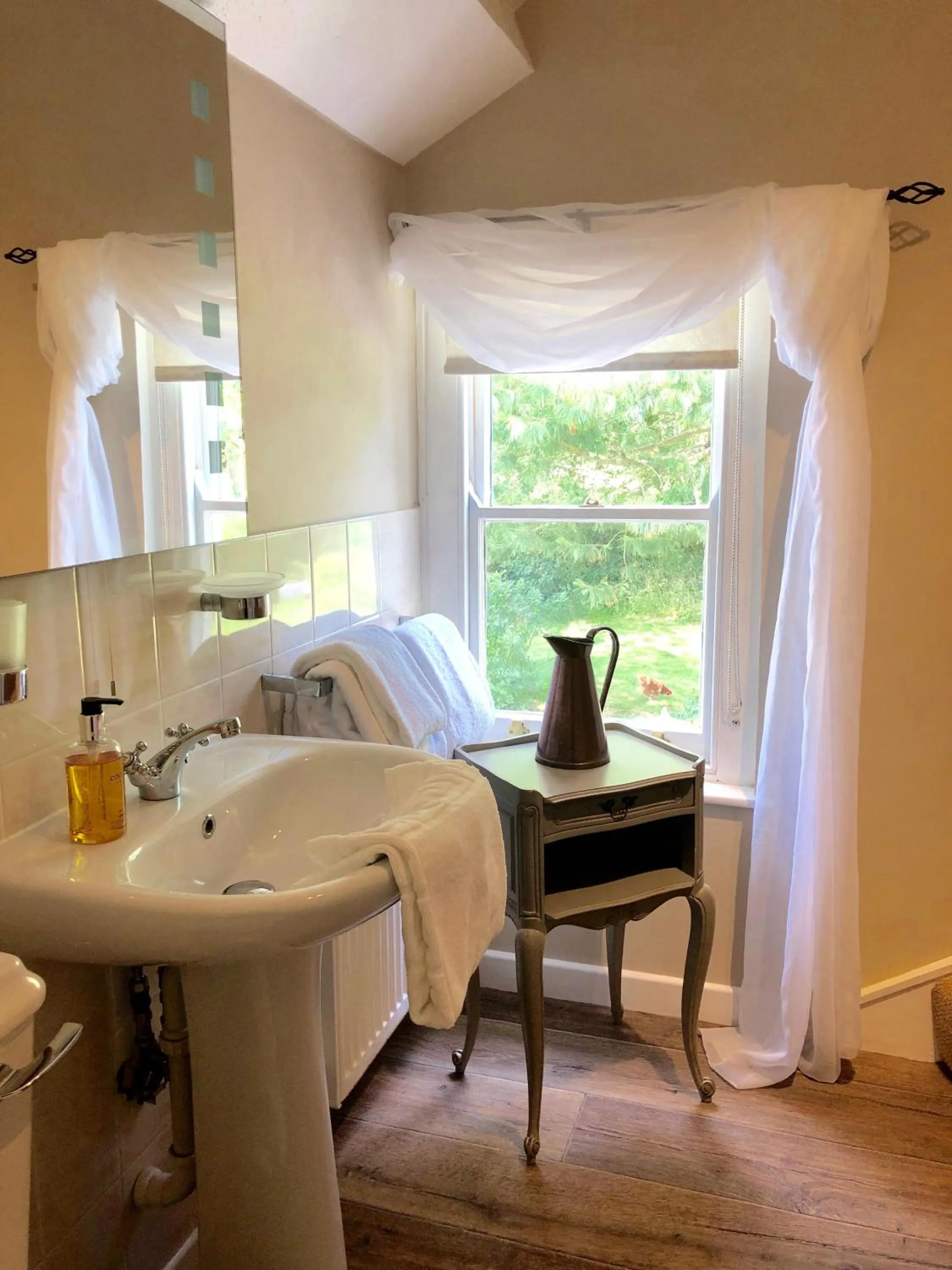 Bathroom in Lydford House