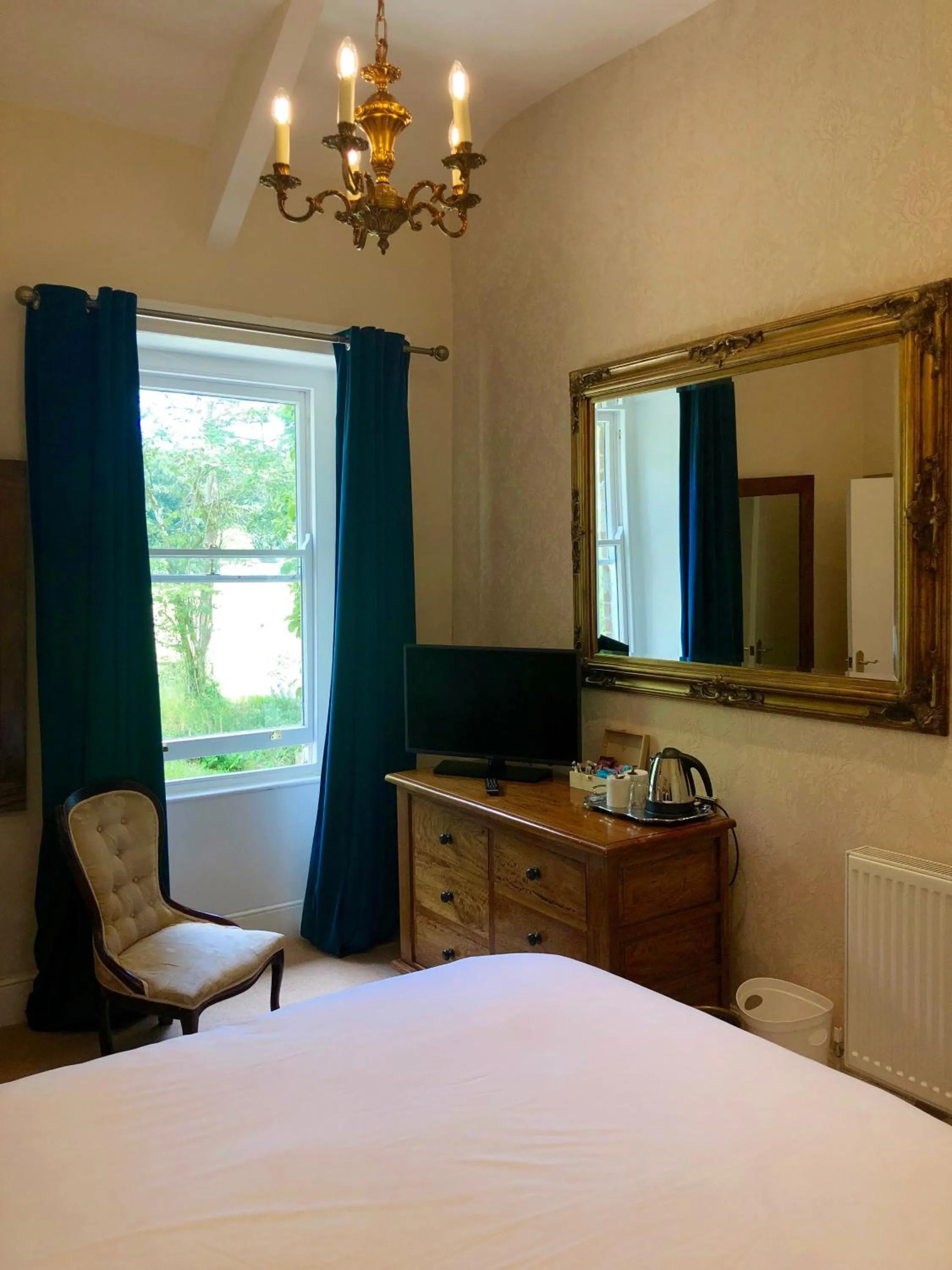 Bedroom, Bed in Lydford House