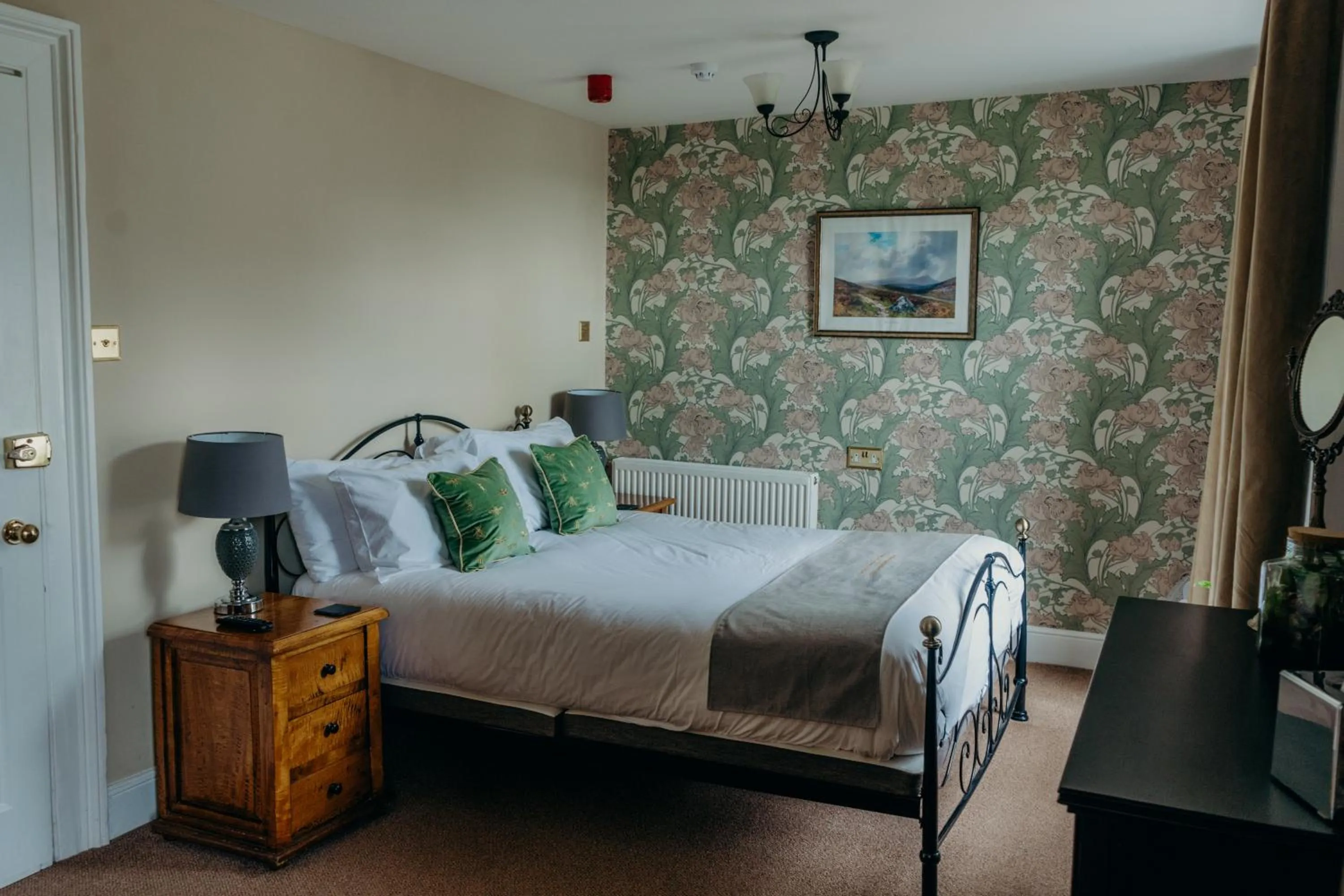Bedroom, Bed in Lydford House