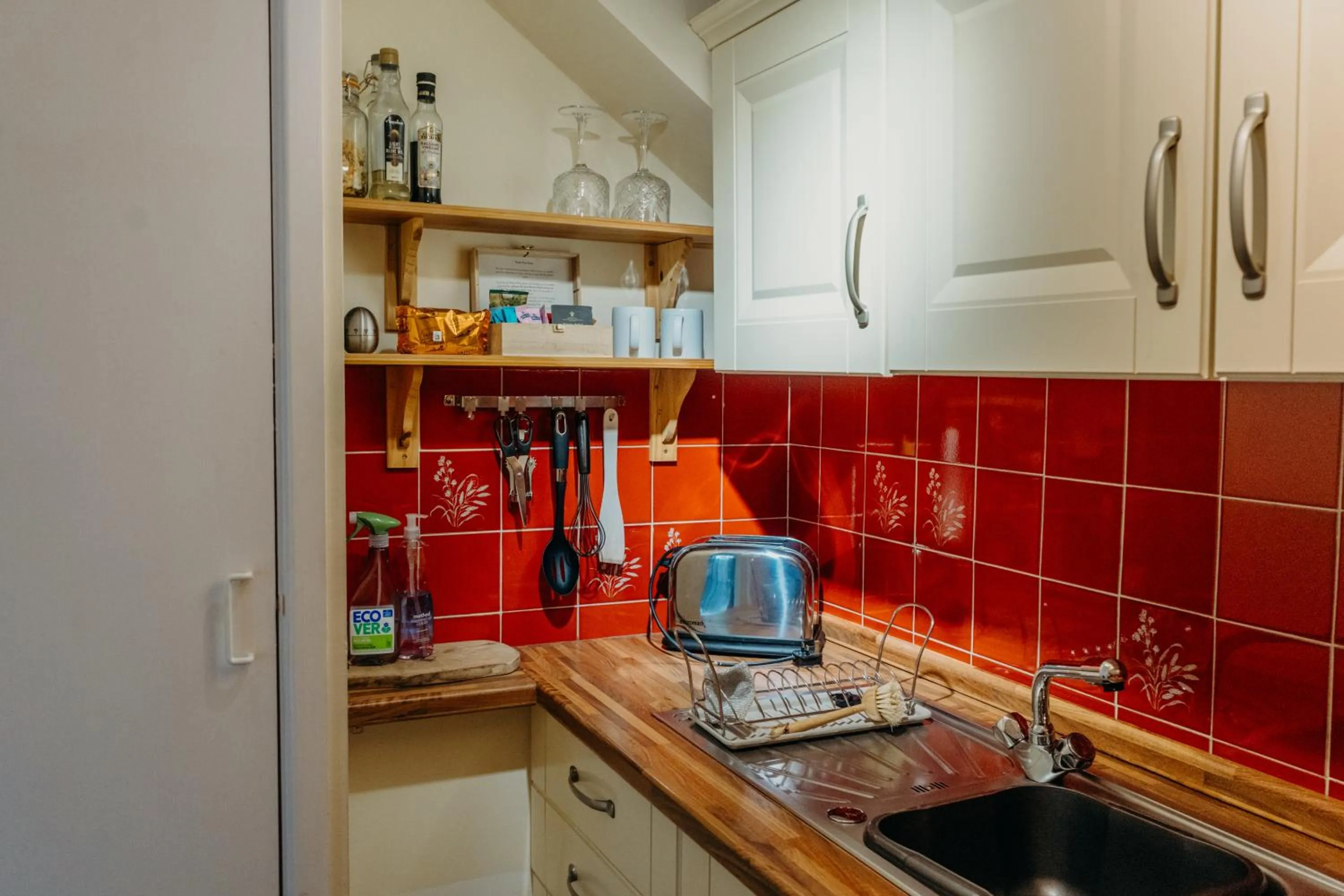 Kitchen or kitchenette in Lydford House