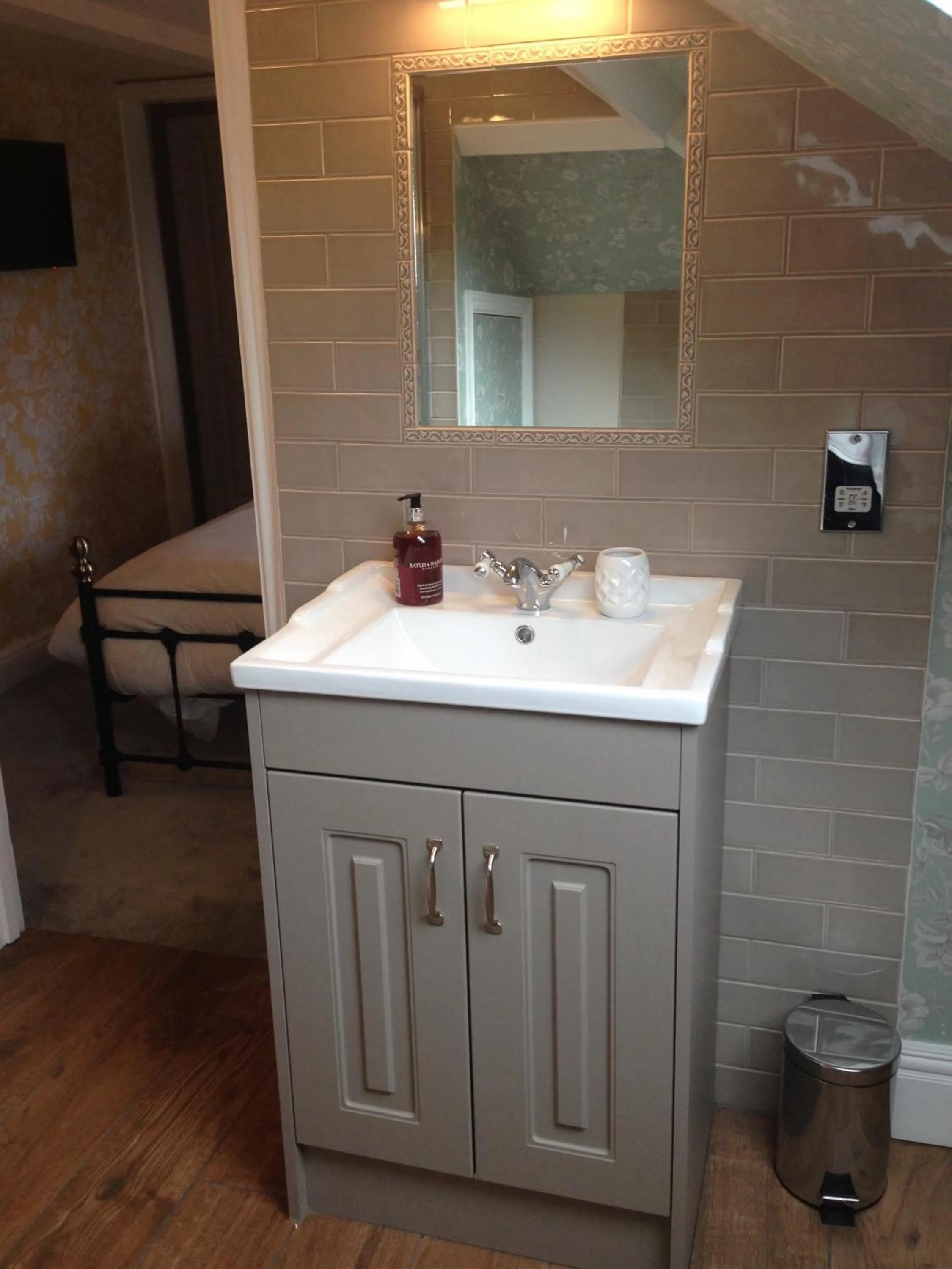 Bathroom in Lydford House