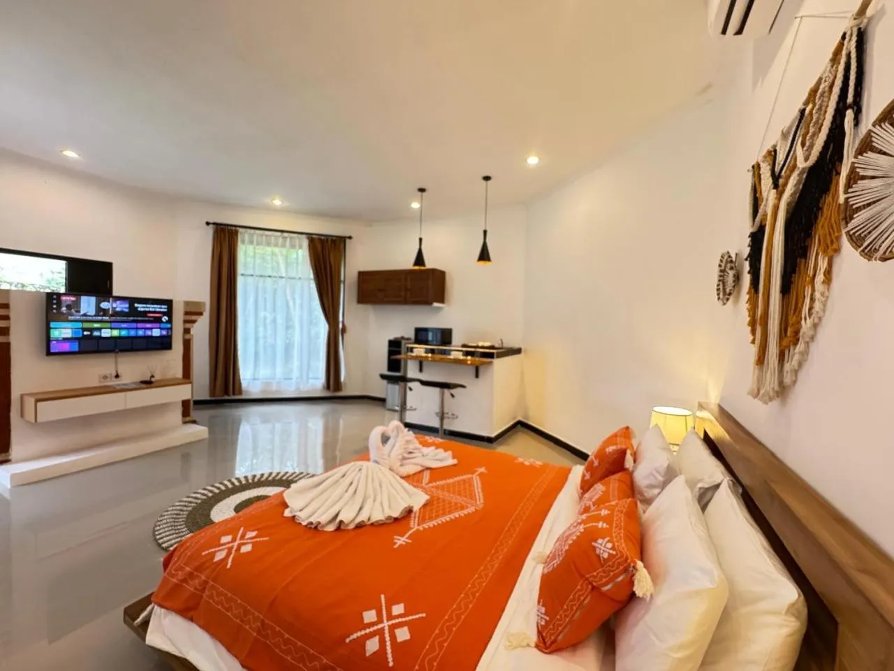 Bed in Mamo Hotel Uluwatu