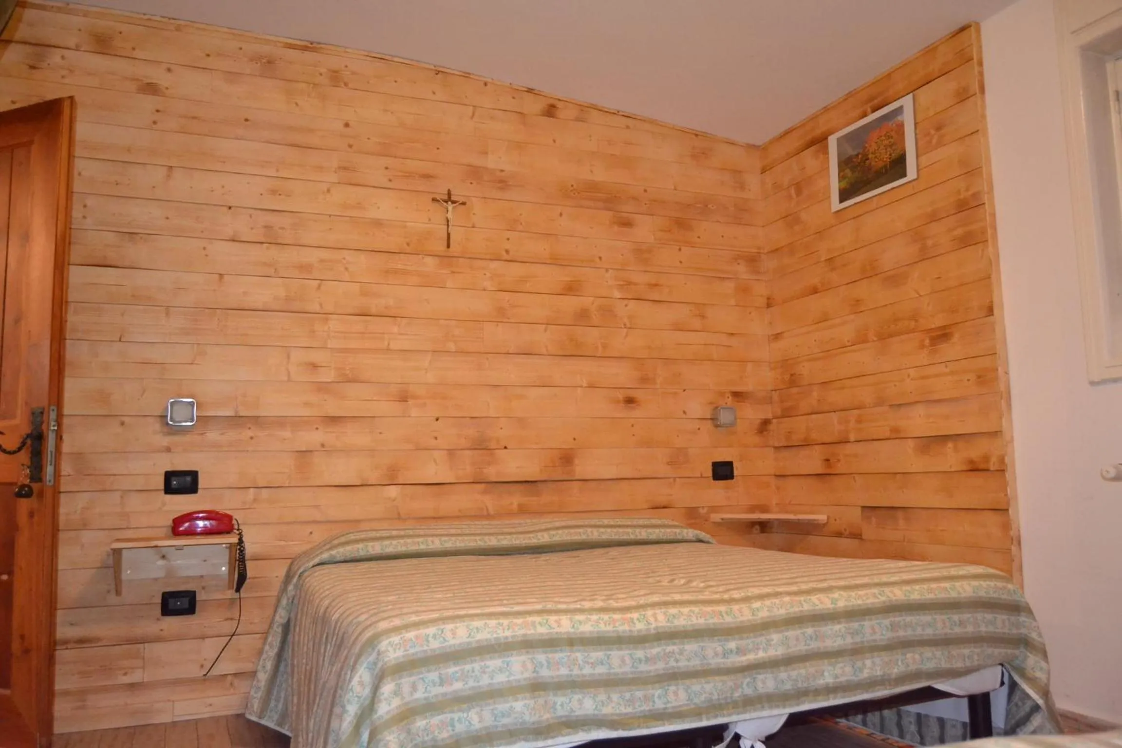 Photo of the whole room, Bed in Albergo Cioccarelli