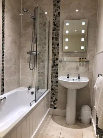 Bathroom in Easington Guest House