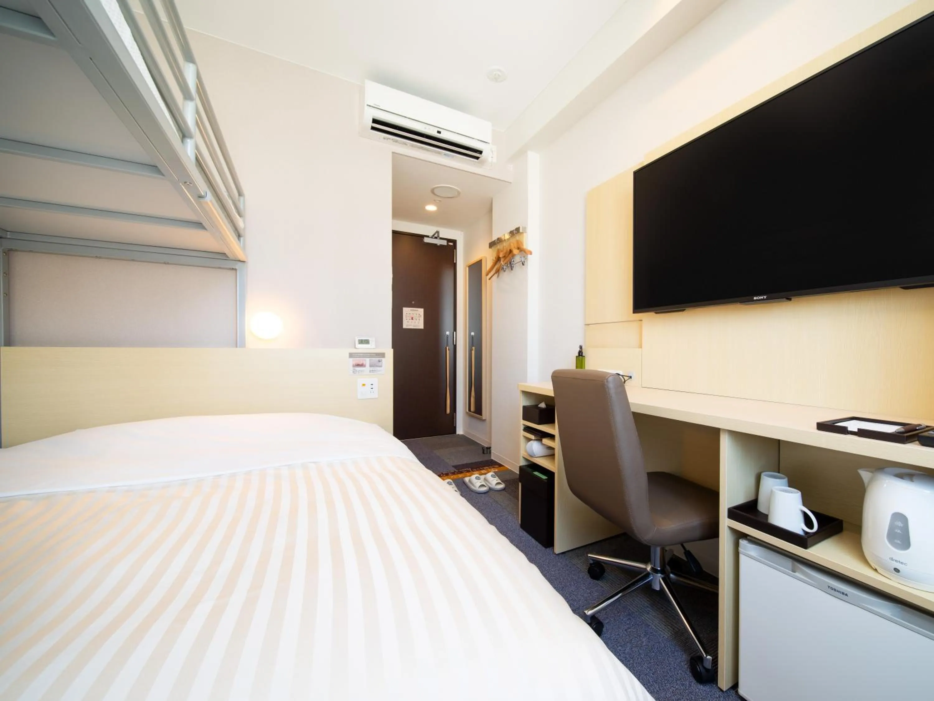 Photo of the whole room, Bed in Super Hotel Tokyo Shiba