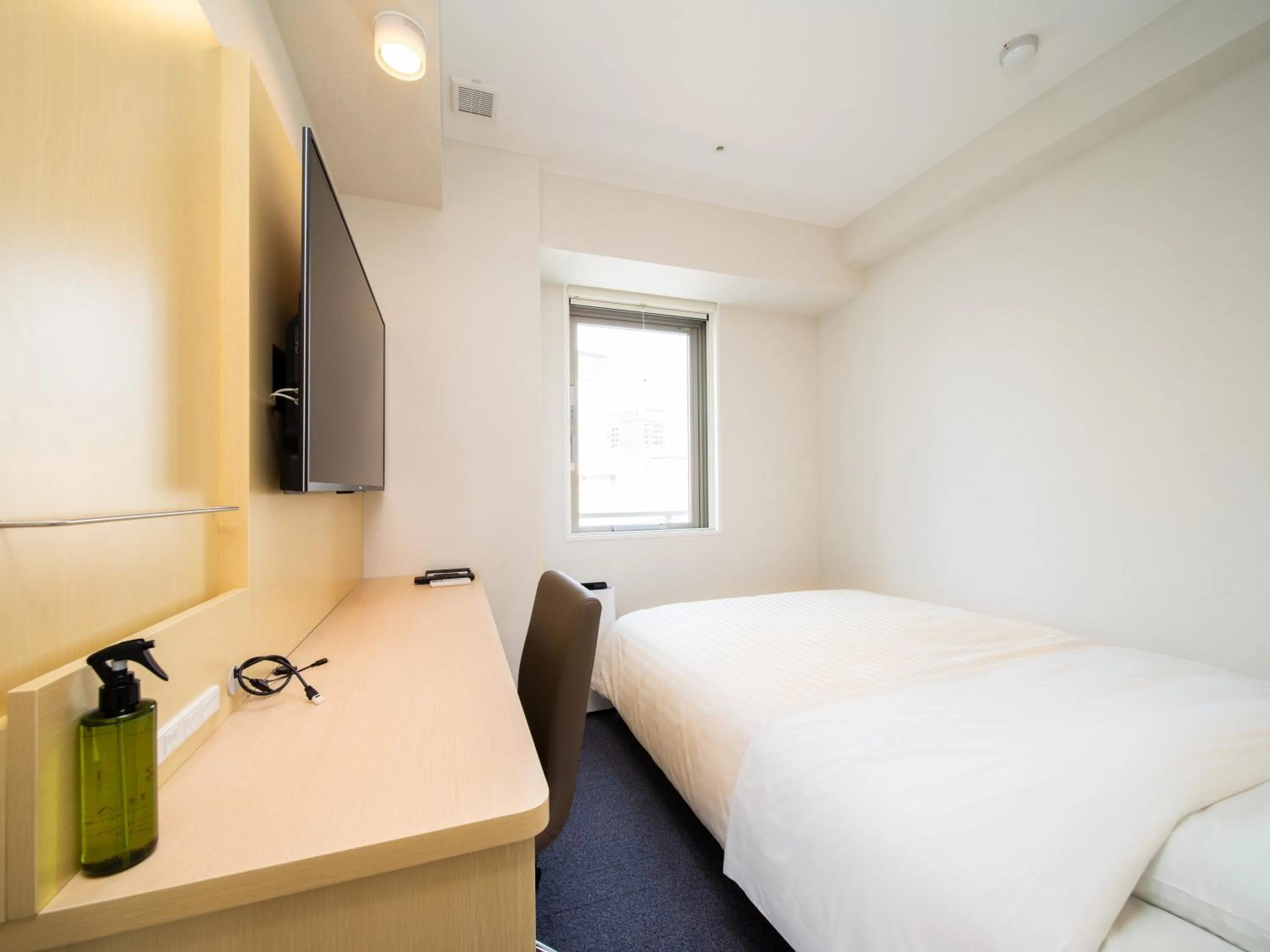 Photo of the whole room, Bed in Super Hotel Tokyo Shiba