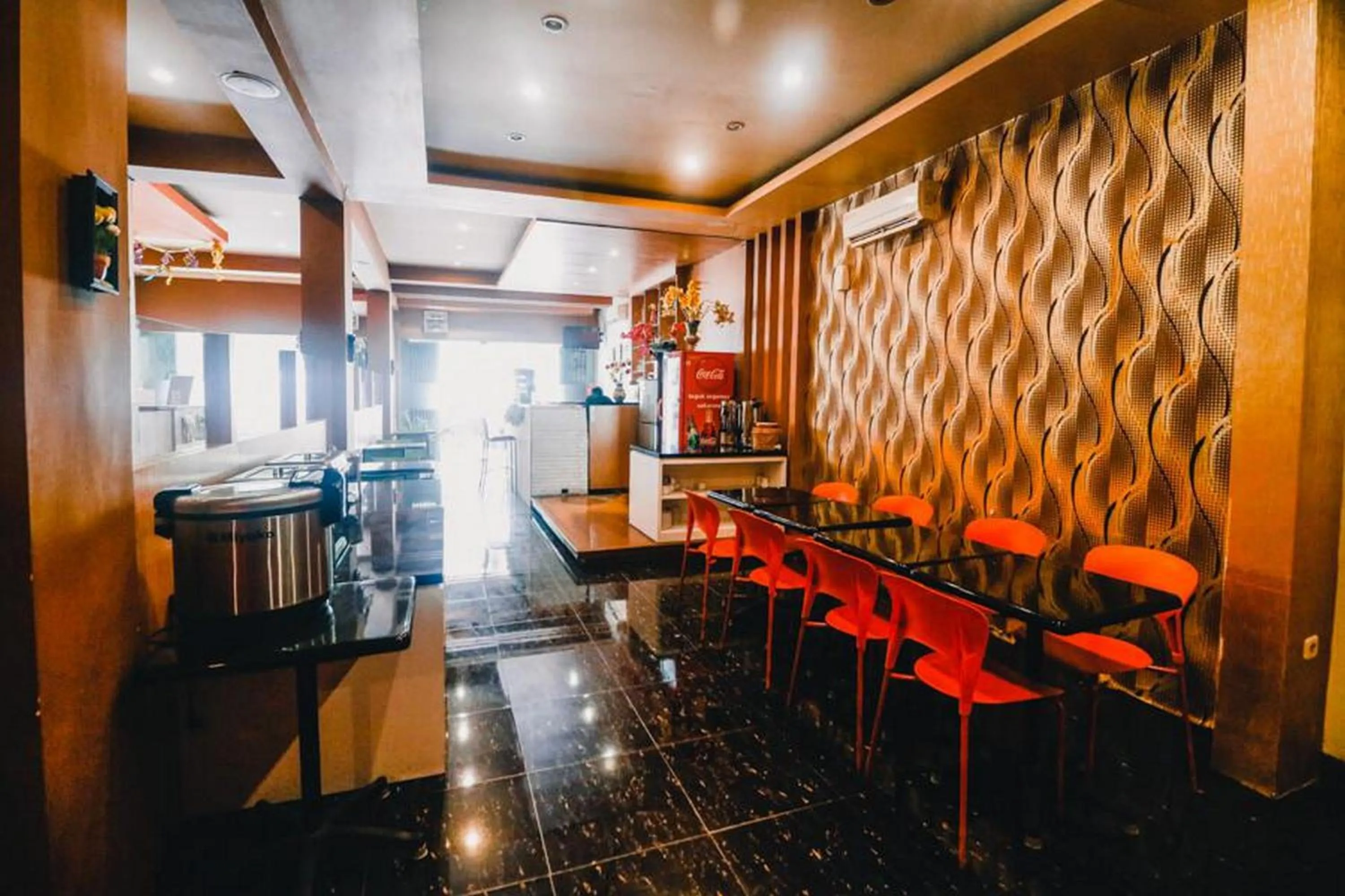 Property building in Reddoorz Plus near Makassar Town Square