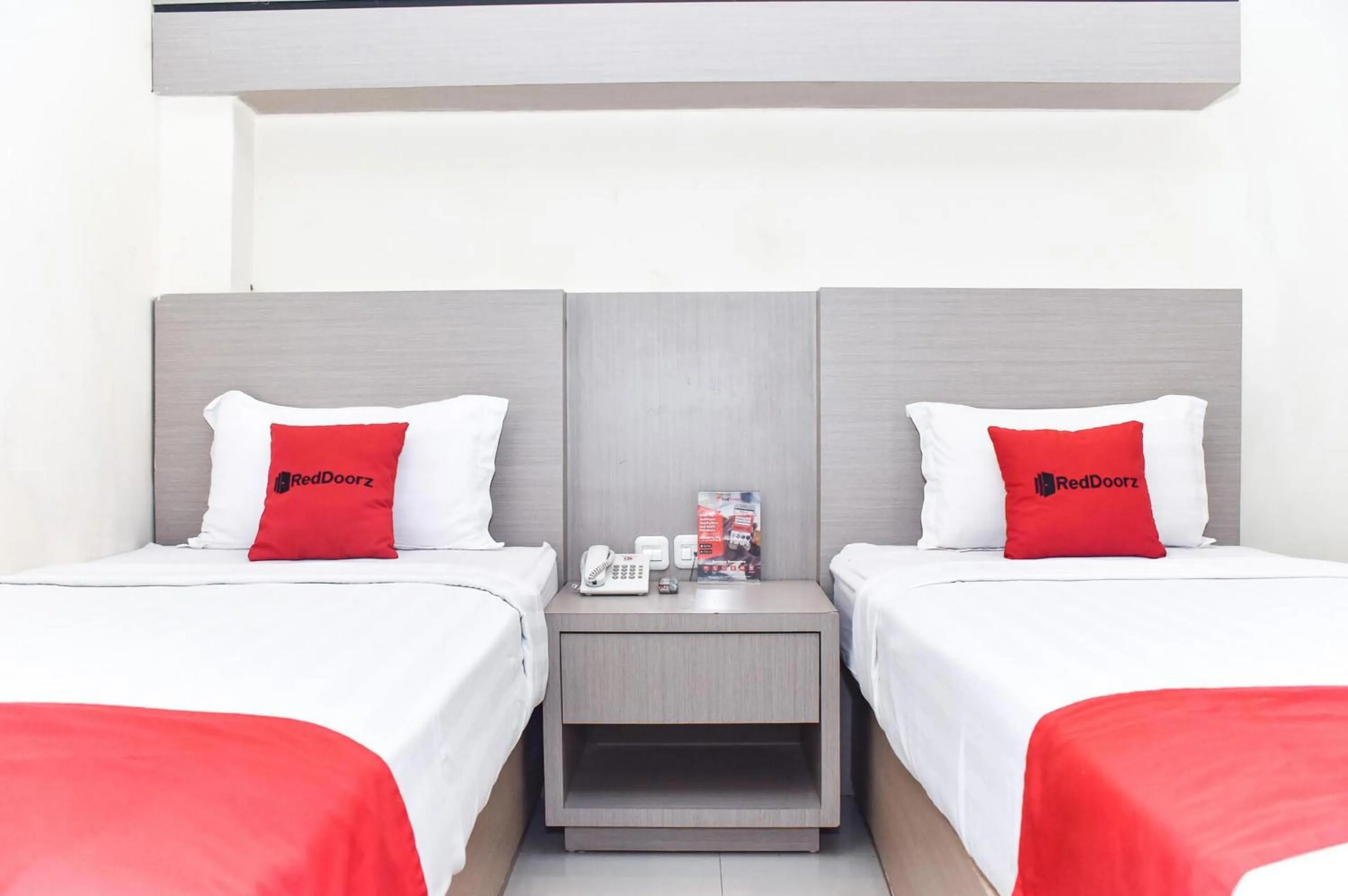Bedroom, Bed in Reddoorz Plus near Makassar Town Square