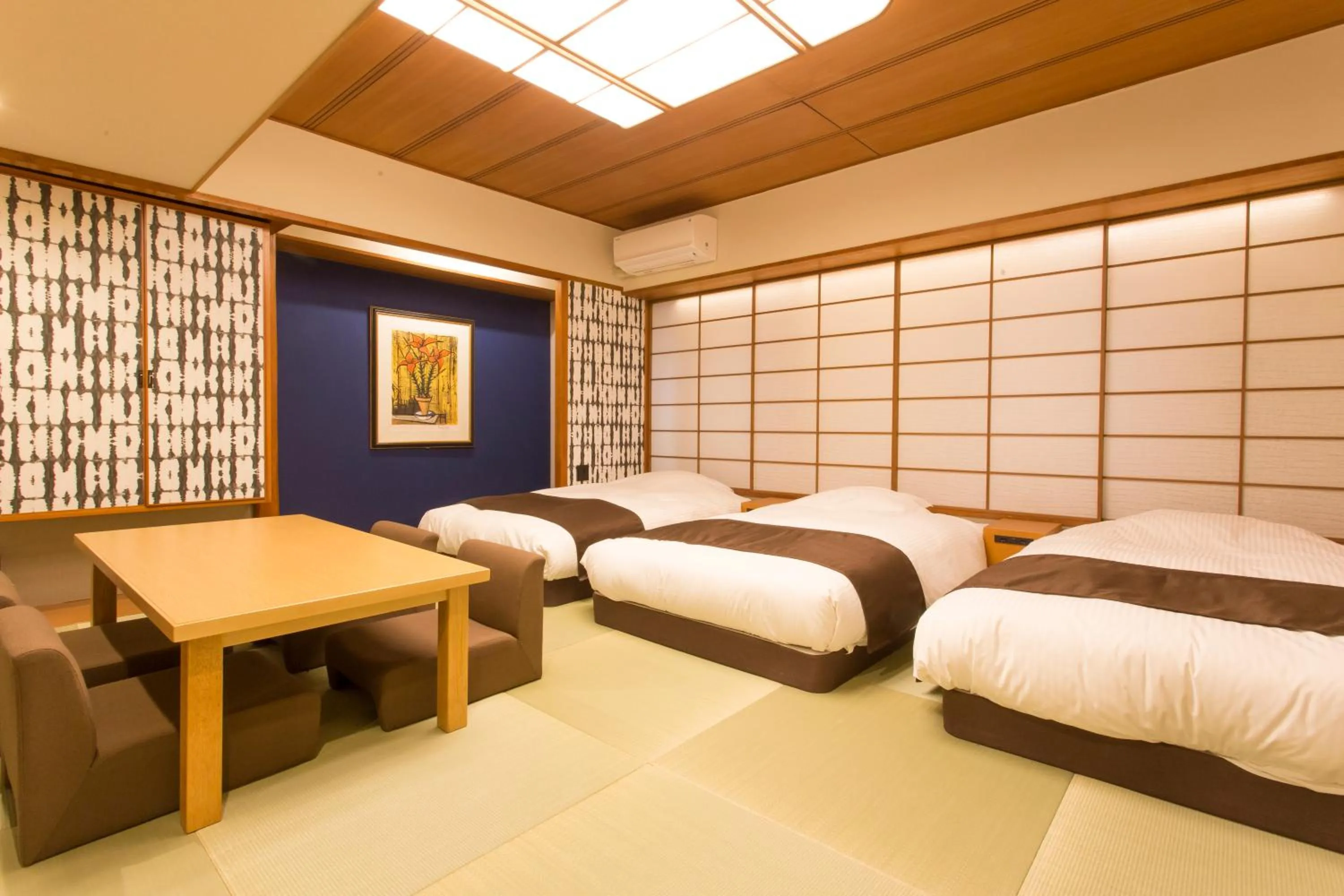 Photo of the whole room, Bed in Osaka Riverside Hotel