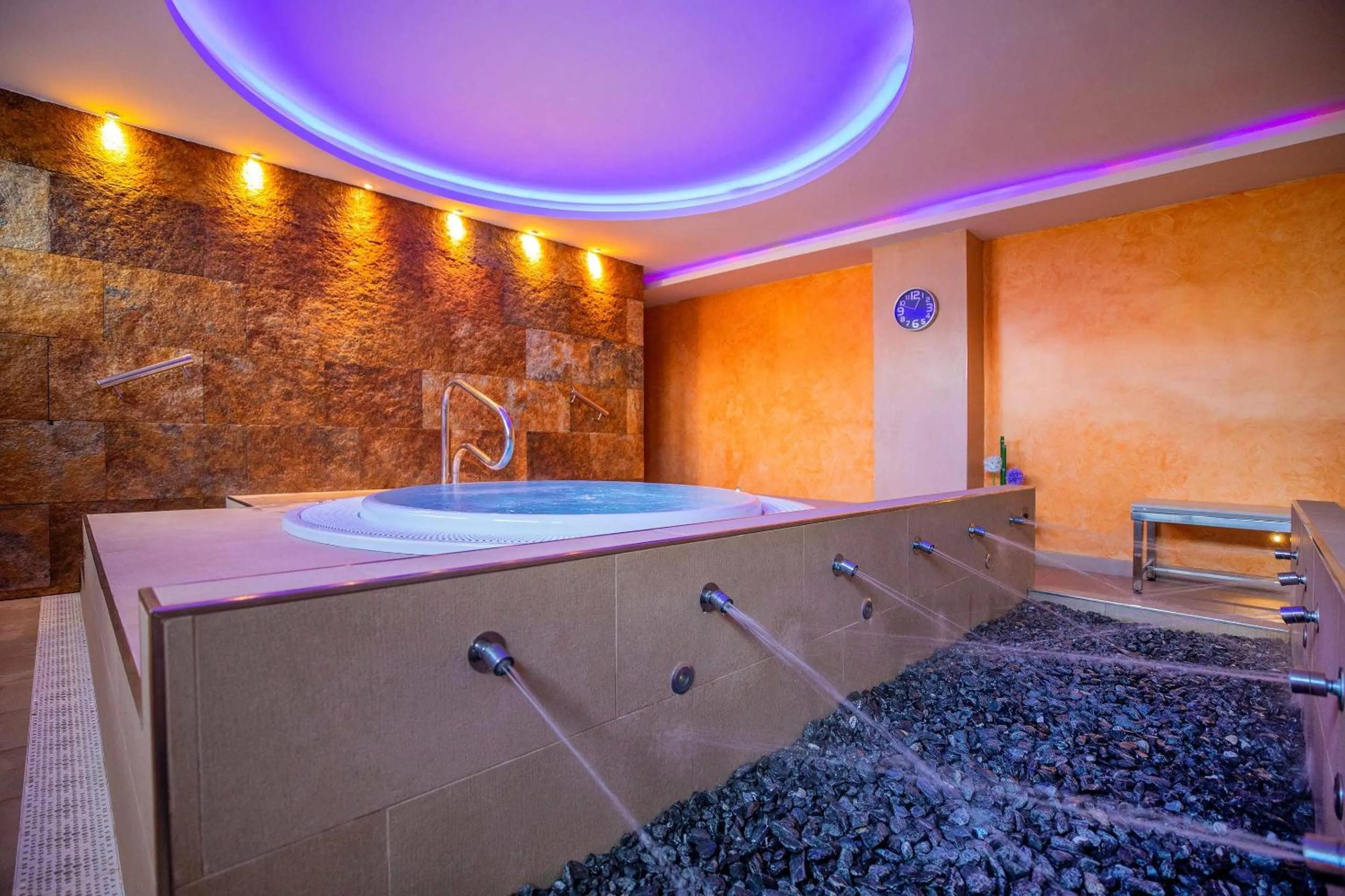 Hot Tub in Hotel Servigroup Galua