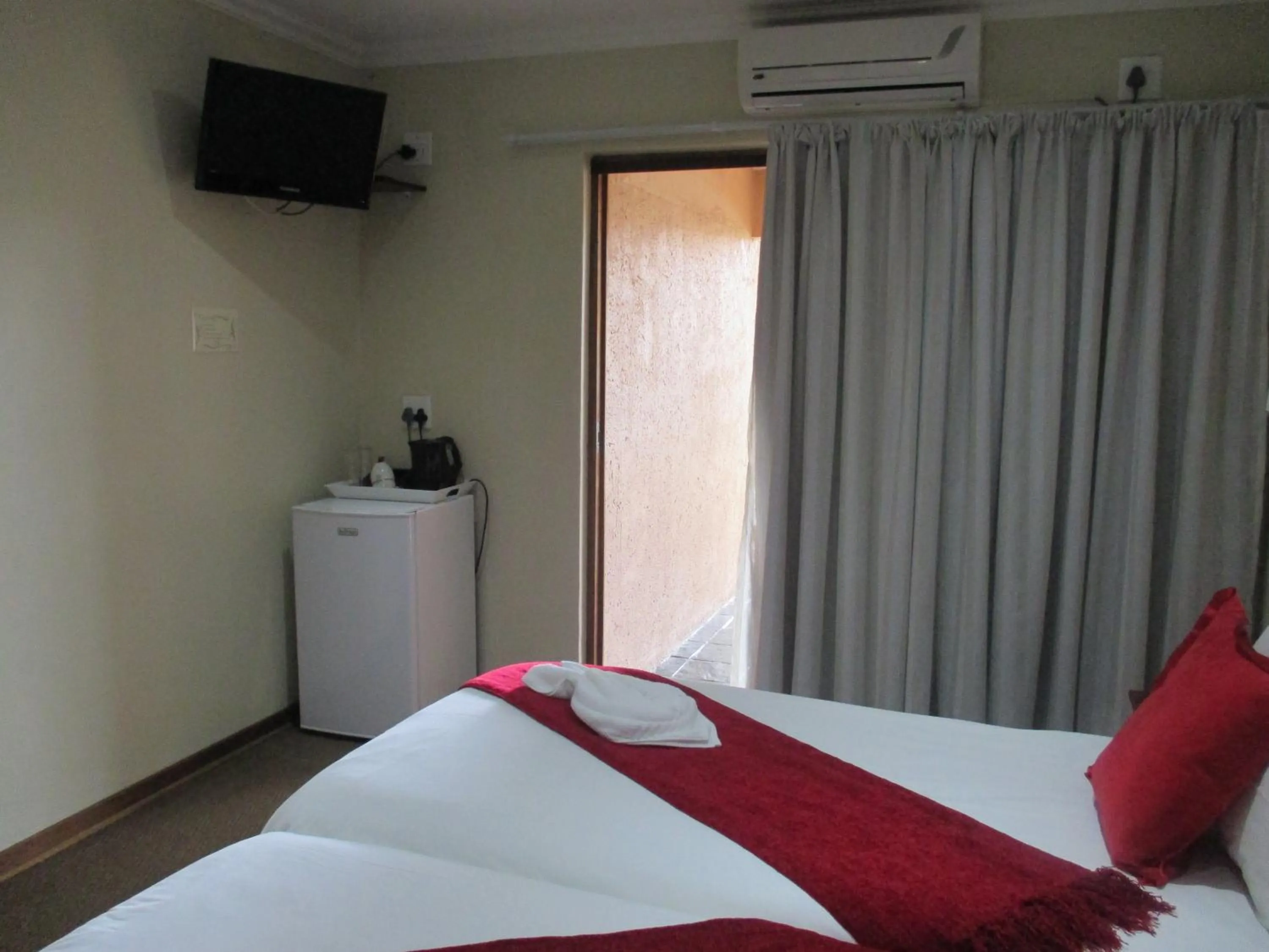 Bedroom, Bed in Rio Vista Lodge