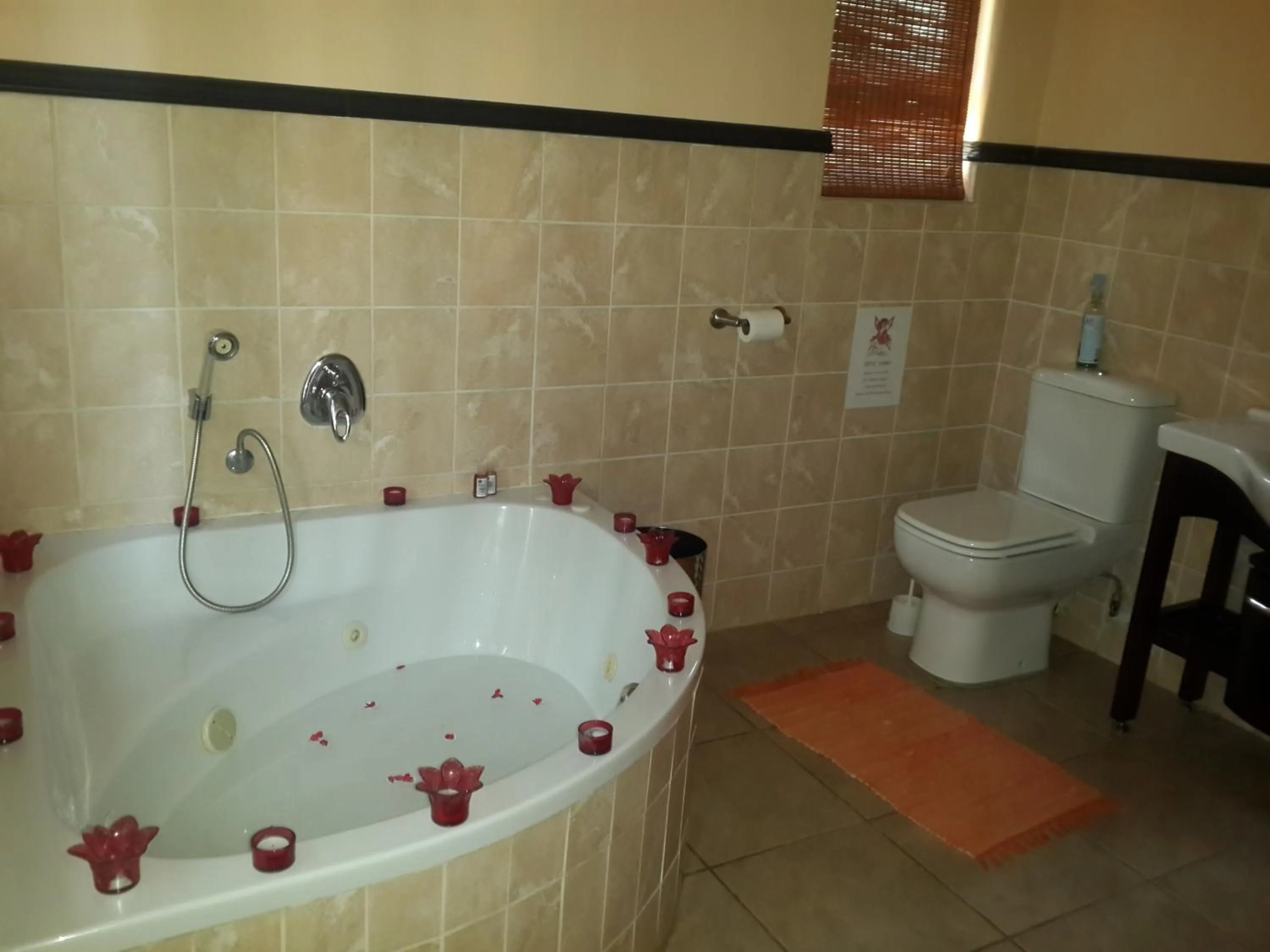 Bathroom in Rio Vista Lodge