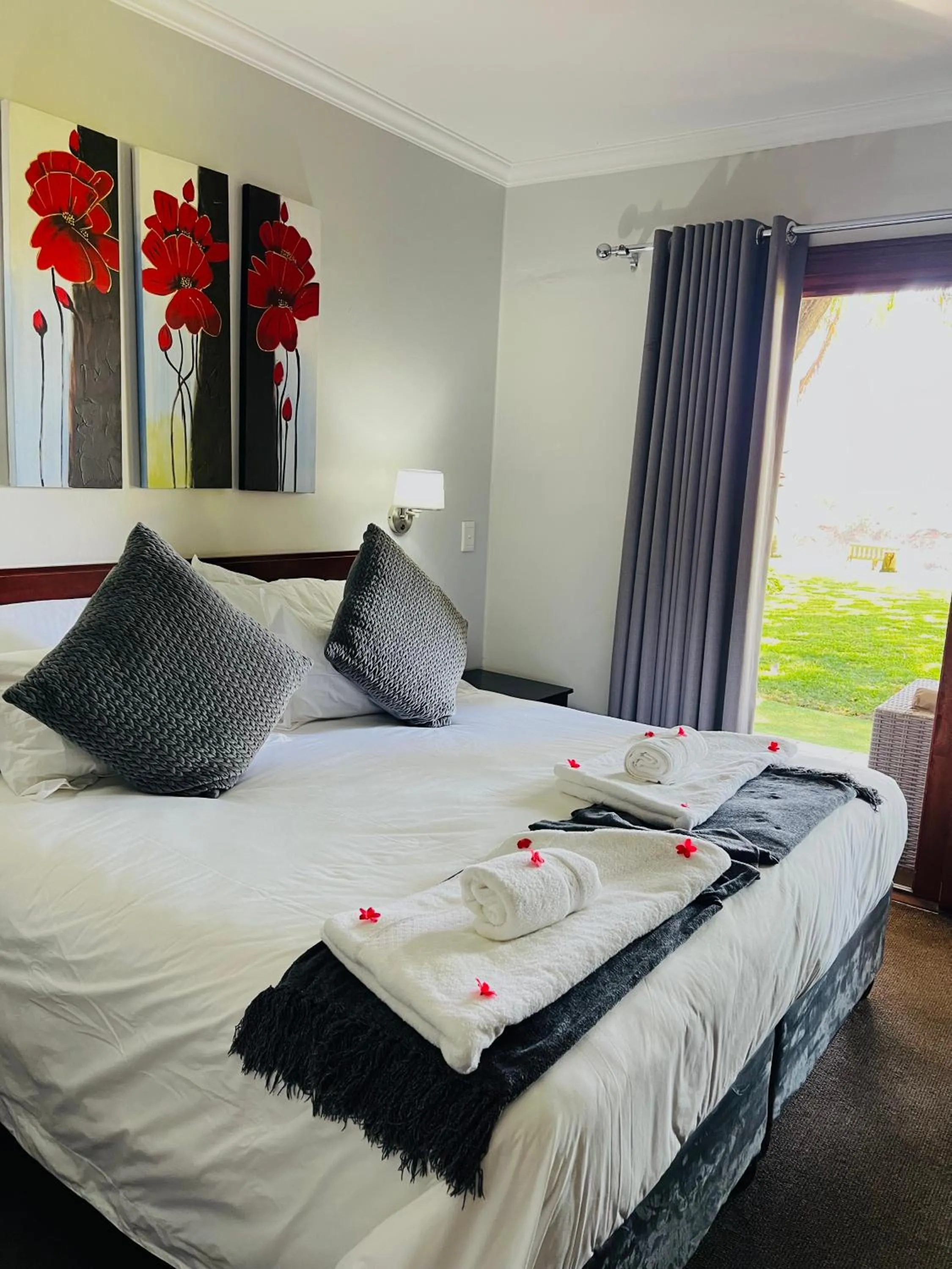 Bed in Rio Vista Lodge