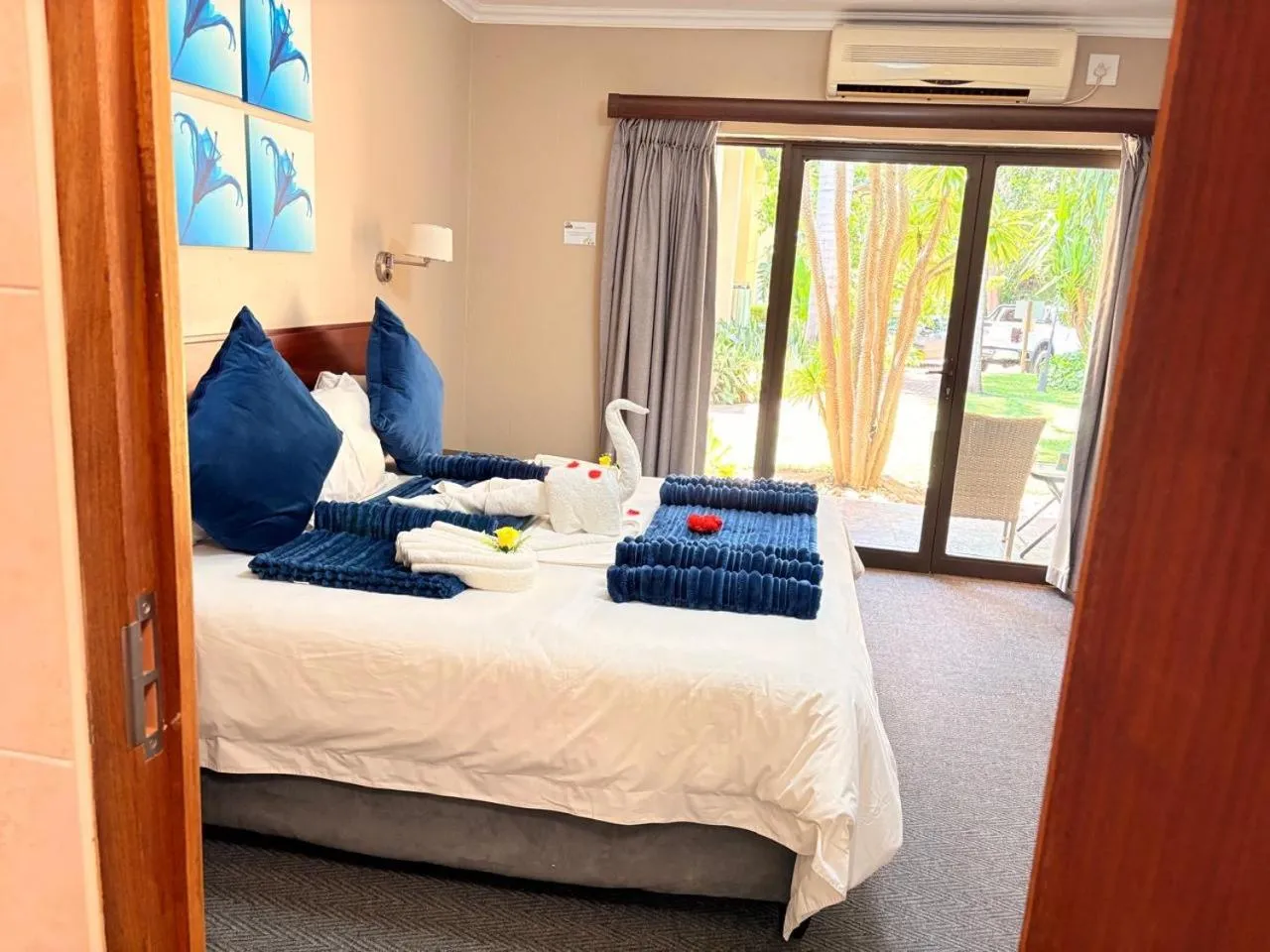 Bed in Rio Vista Lodge